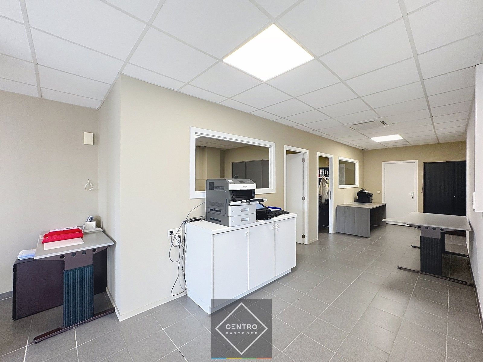 VERHUURD handelsgelijkvloers met 5,5% rendement! foto 9