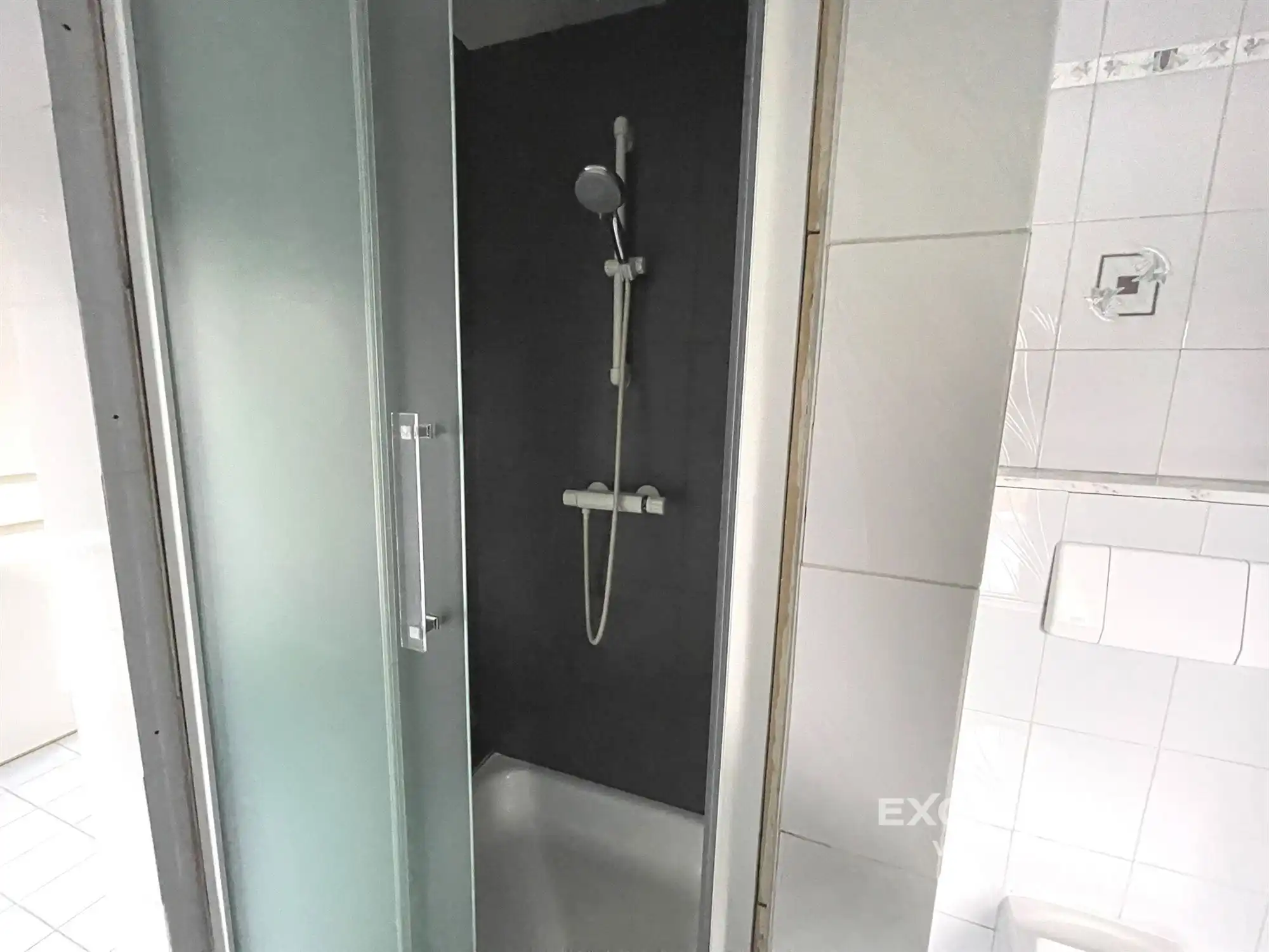 Rustig gelegen halfopen woning te huur Deinze! foto 9