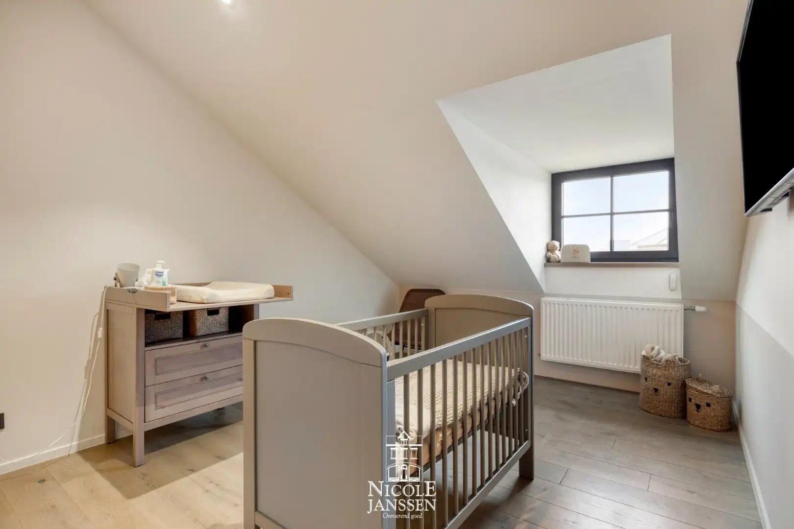 Ruime gezinswoning foto 22