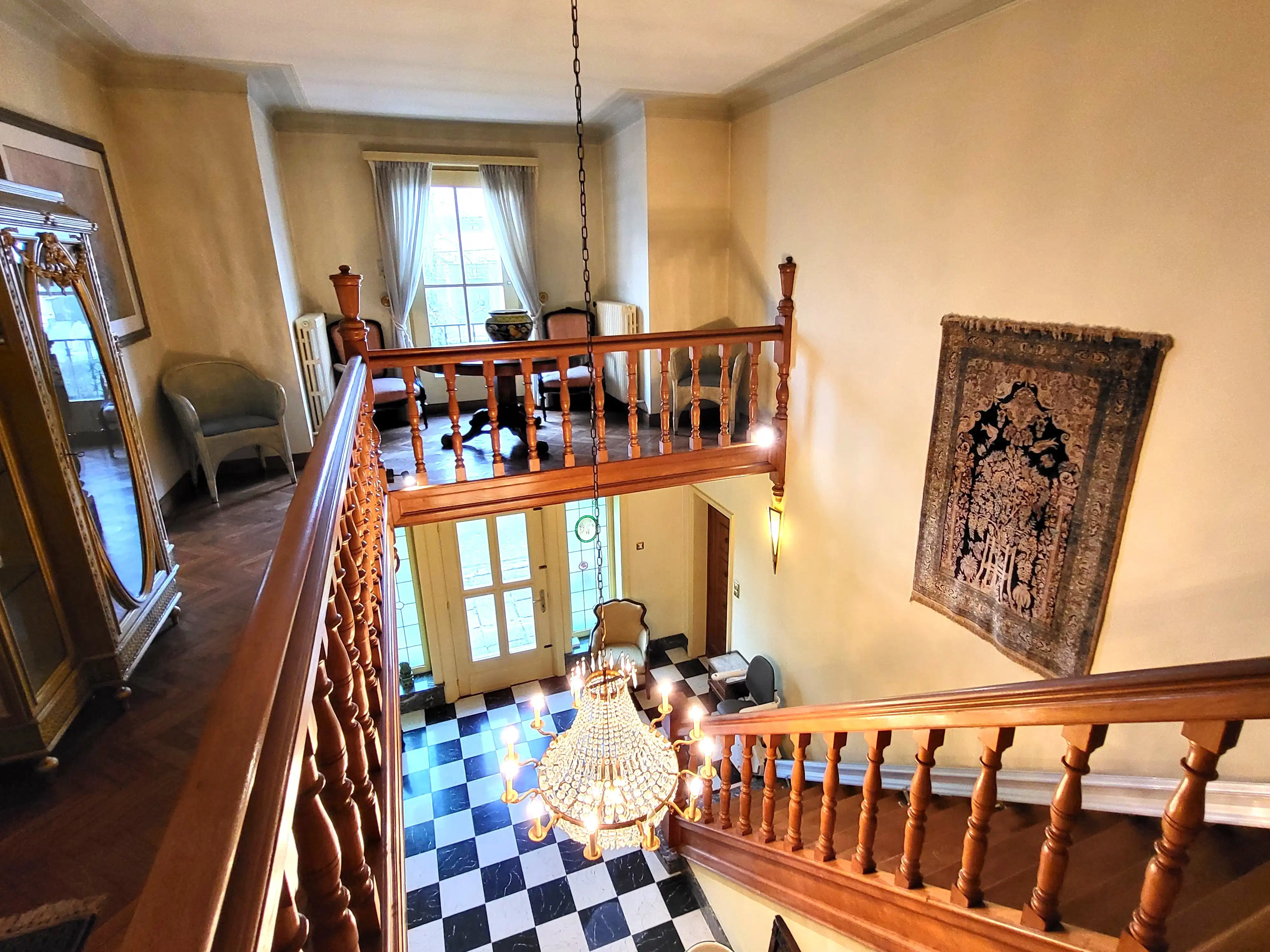 Uniek landhuis op een terrein van 3870m² met aangelegde zuidgerichte tuin en garage!  foto 10