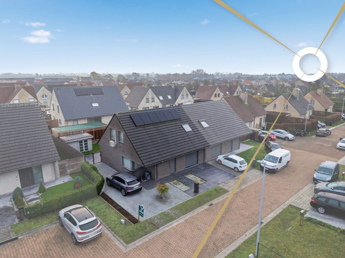 Instapklare halfopen bebouwing op topligging in Diksmuide foto {{pictureIndex}}