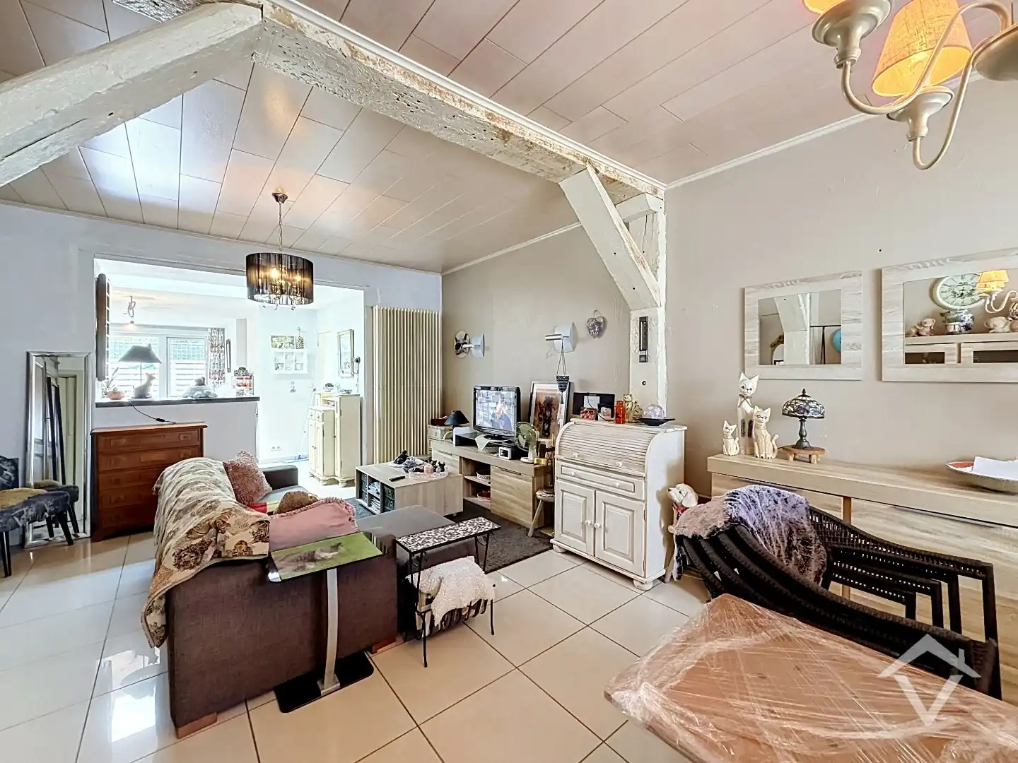 Instapklare woning met twee slaapkamers en terrastuin op één uiterst centrale ligging te Roeselare foto 3