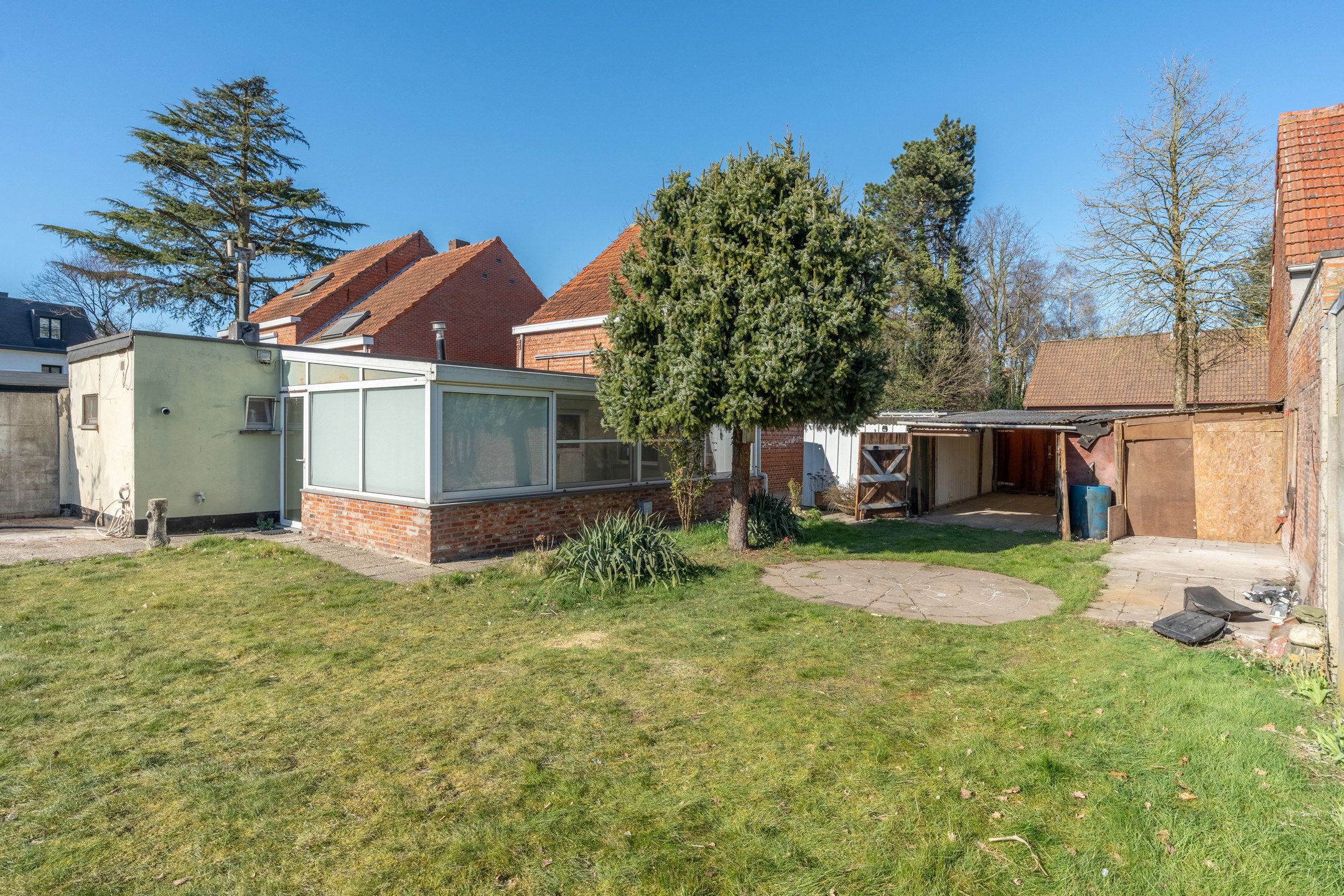 Te renoveren woning met ruime tuin op toplocatie Vosselaar. foto 2