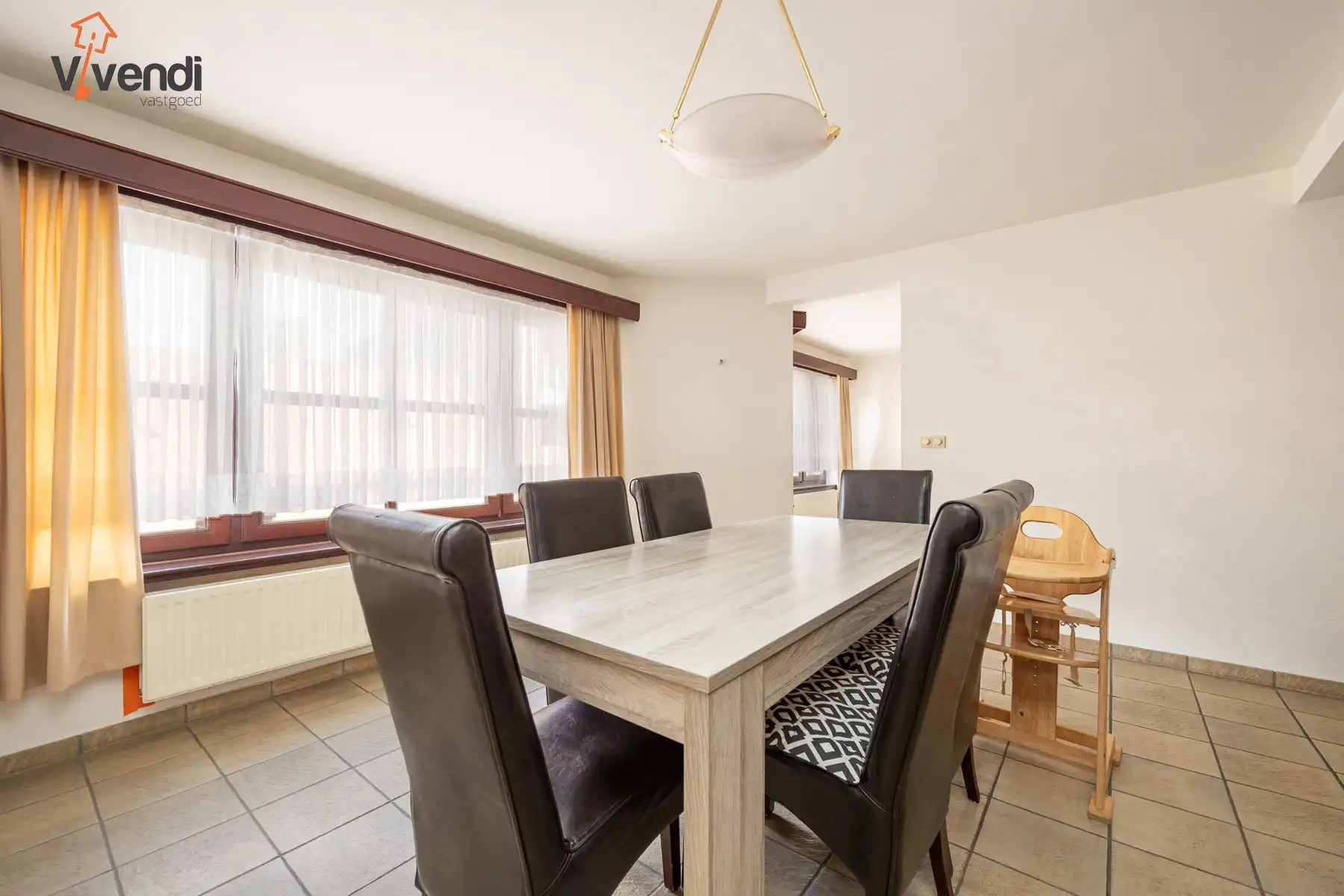 Ruim(120m²) 2 slpk appartement met garagebox. foto 4