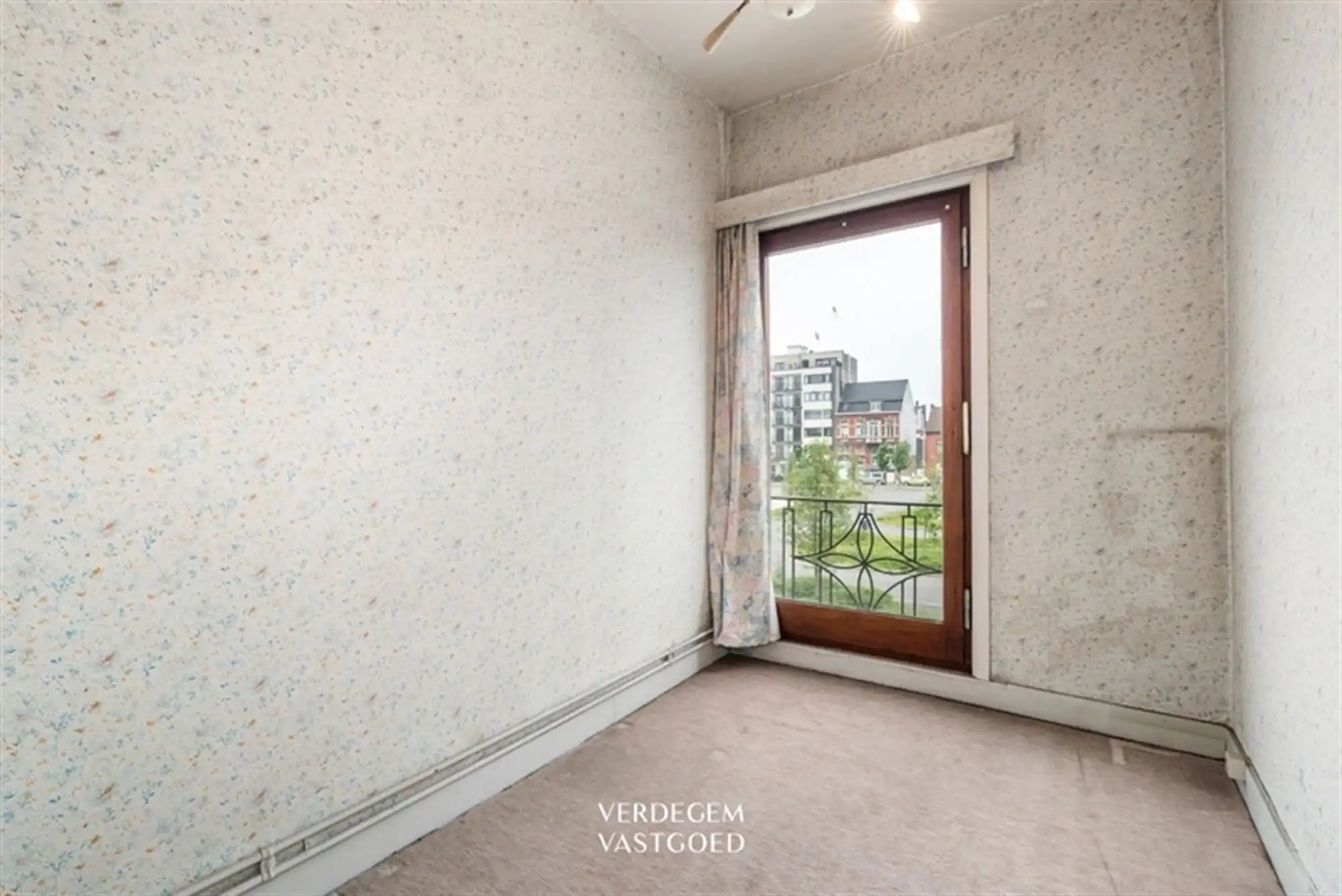 Ruime, te renoveren, woning met bouwgrond op een terrein van 869m² foto 15