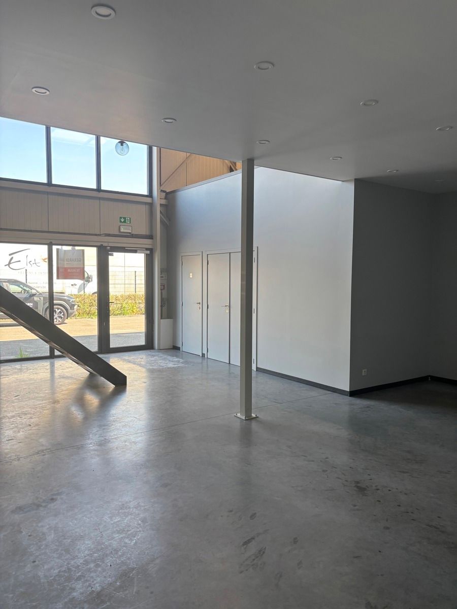 Bedrijfspand van ca 300m² foto 16
