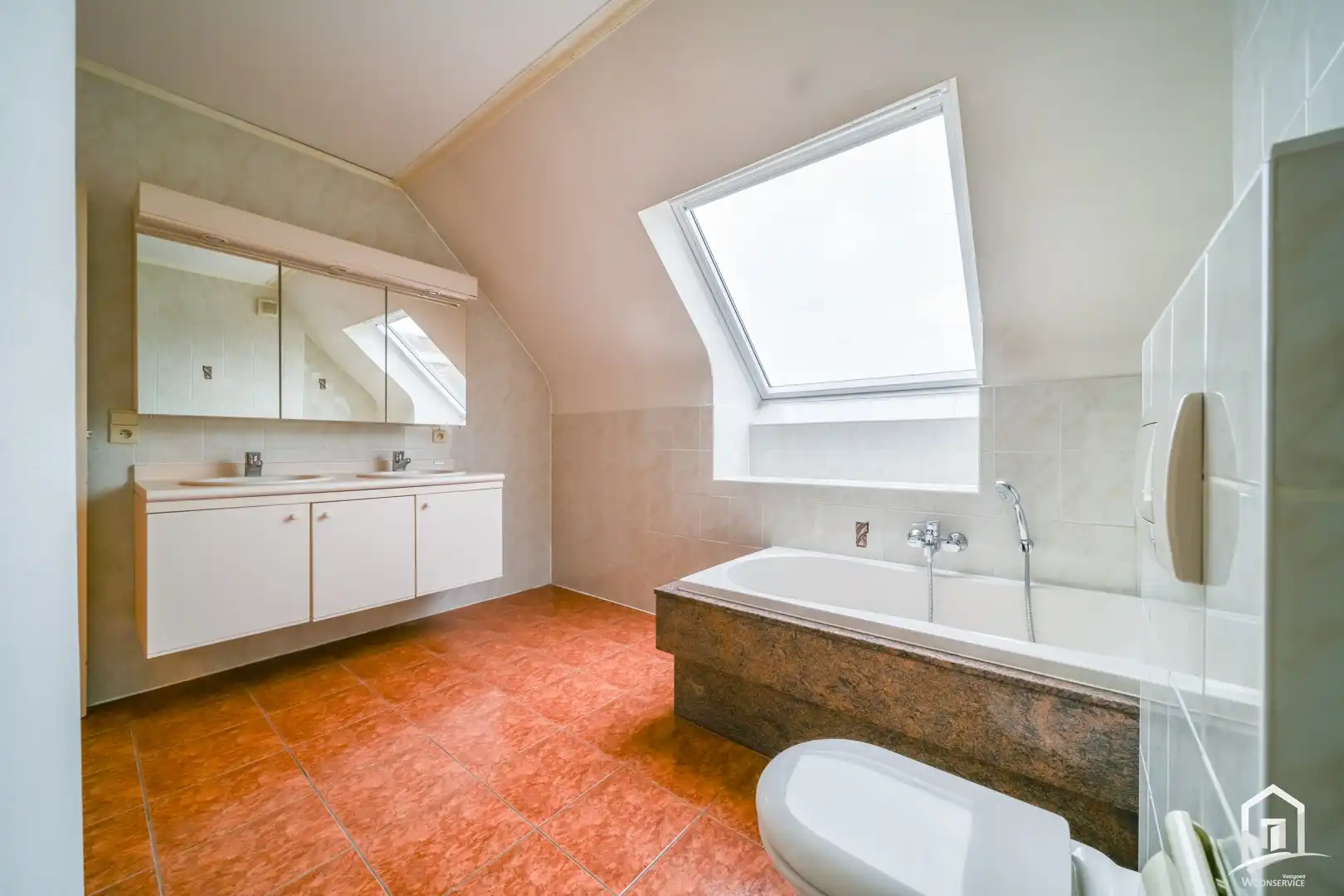 Gezellig en ruim duplex-appartement in centrum Aalst foto 12