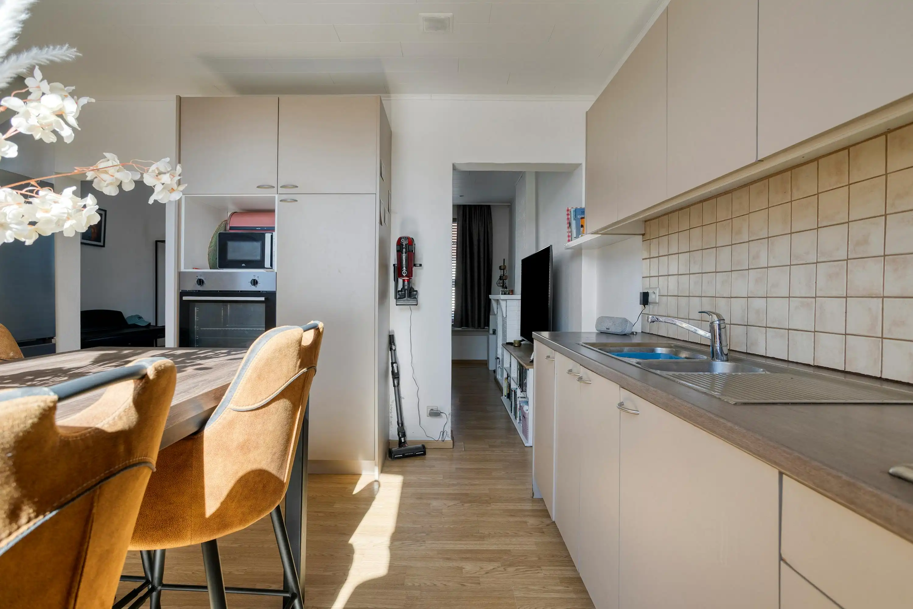 Gezellige rijwoning met stadskoertje te koop in Torhout foto 9