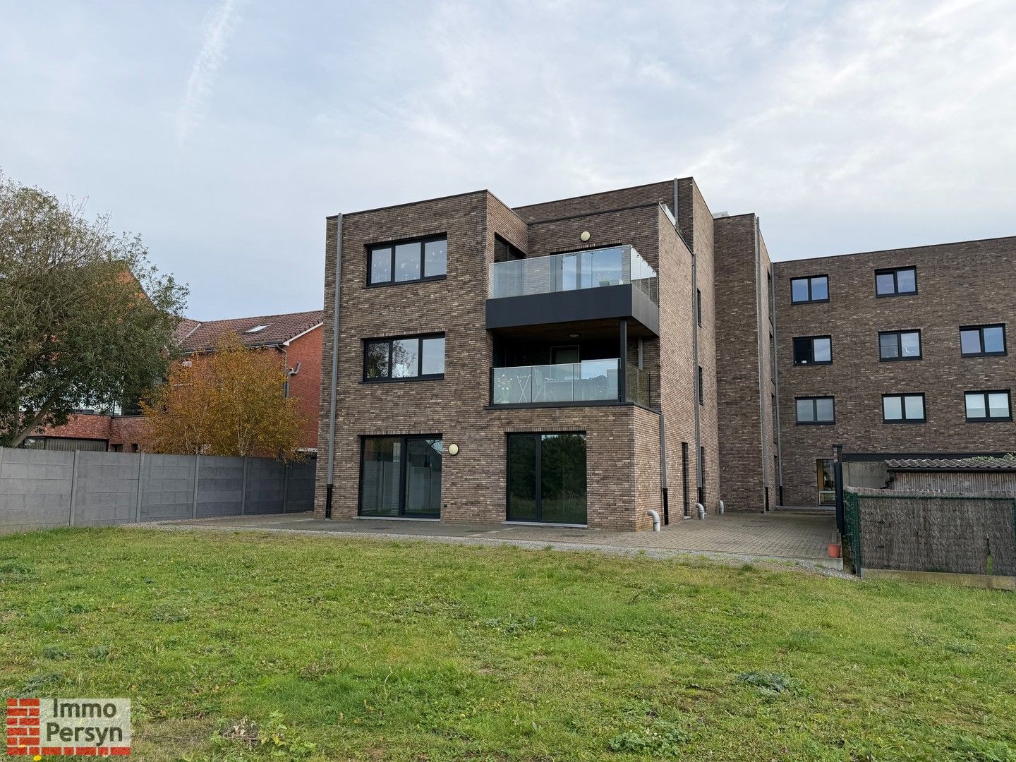 Gelijkvloers  3-slaapkamerappartement met terras foto 17