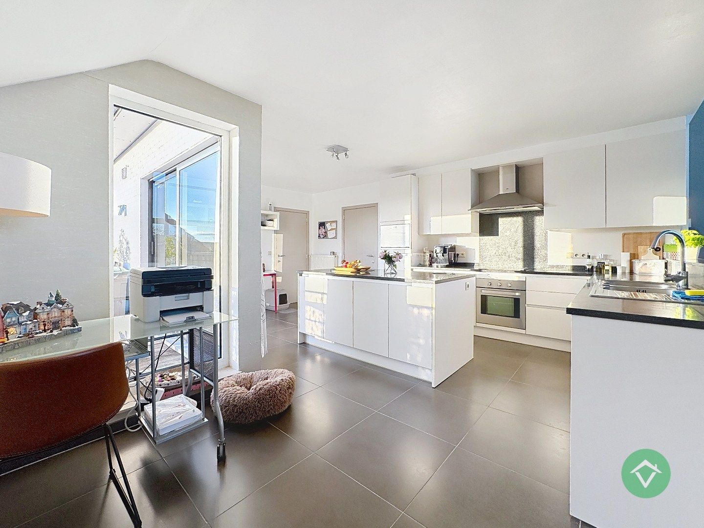 Luxe villa-appartement met dubbele garage en prachtig uitzicht in Koekelare foto 13