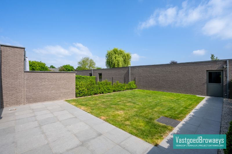 Gelijkvloersappartement met tuin en garage foto 12