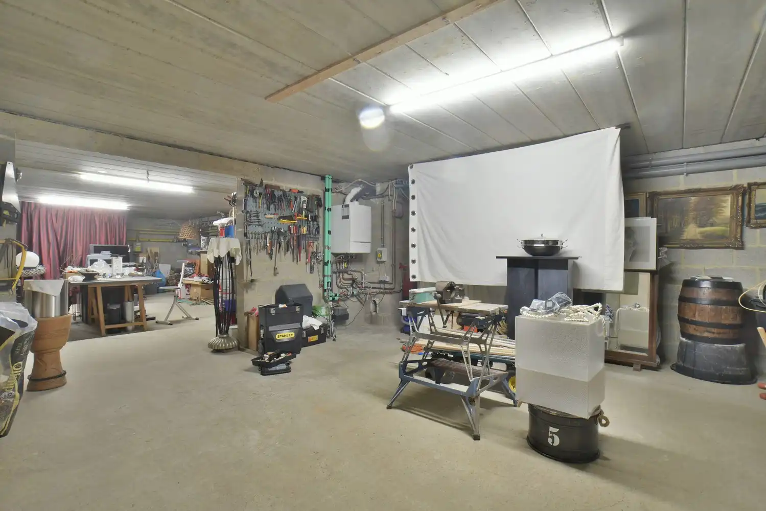 Modern, instapklaar appartement (194 m²) met 3 slaapkamers, 2 badkamers, een dubbele garage en riante kelder foto 24