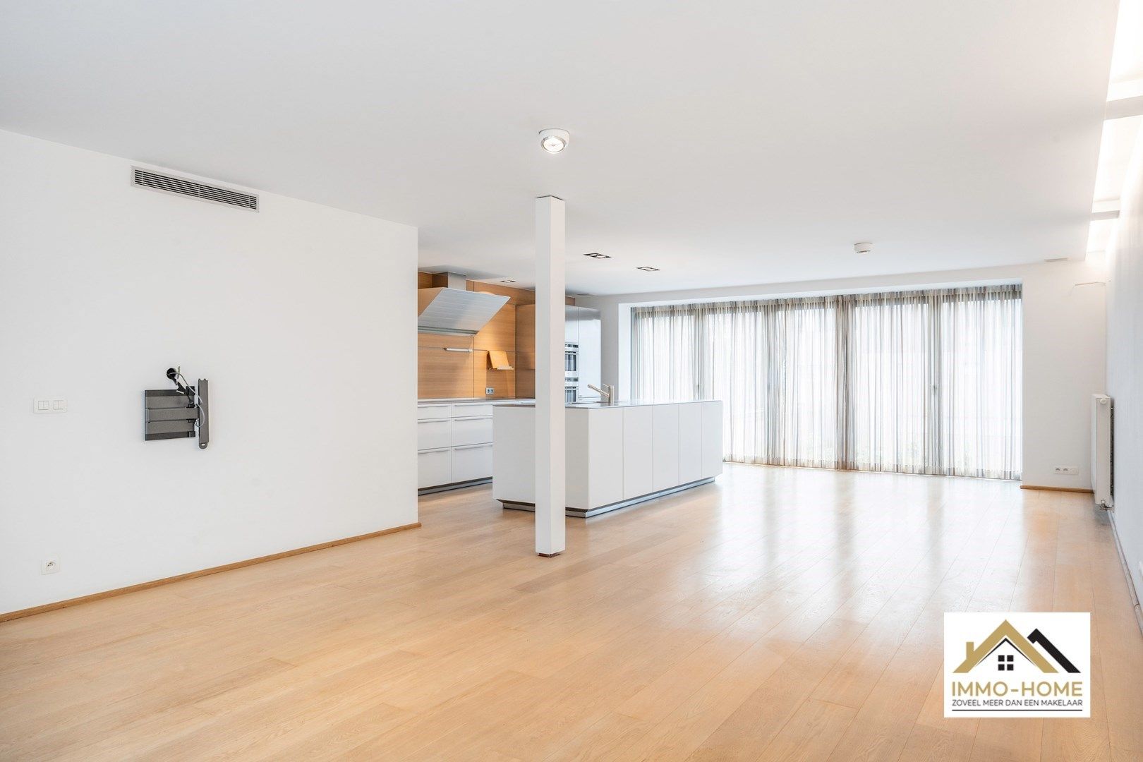 PRAKTIJKRUIMTE/HANDELSRUIMTE MET DUPLEX APPARTEMENT TE ZELE foto 19