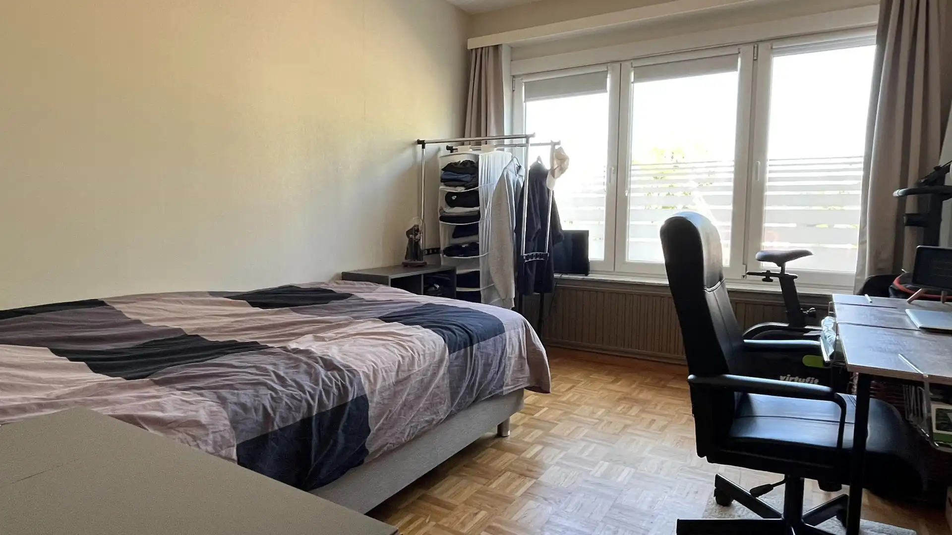 Appartement met drie slaapkamers, terras, kelderberging en garage. foto 14