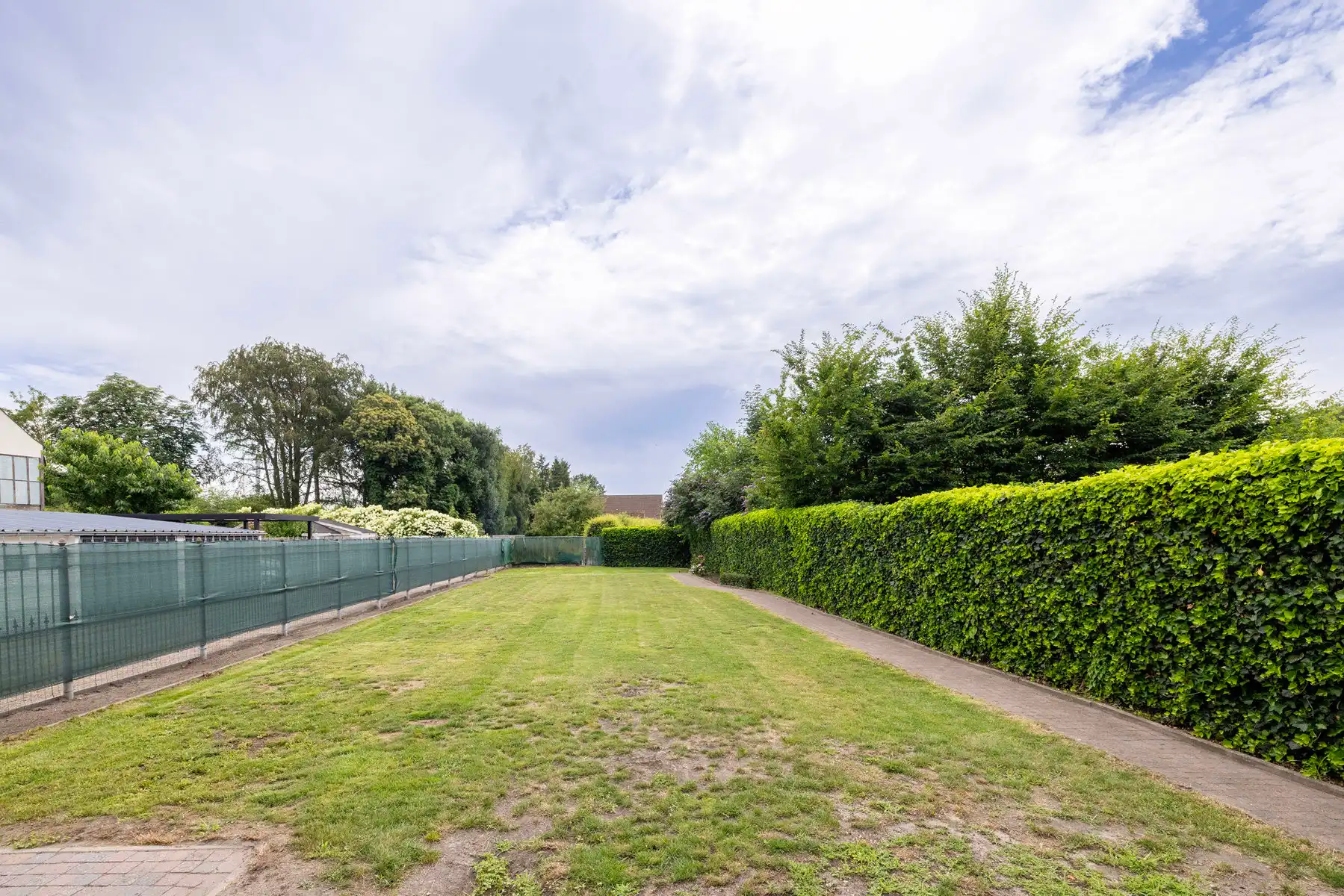 Charmante gezinswoning met 3 slp, garage en zonnige tuin foto 4