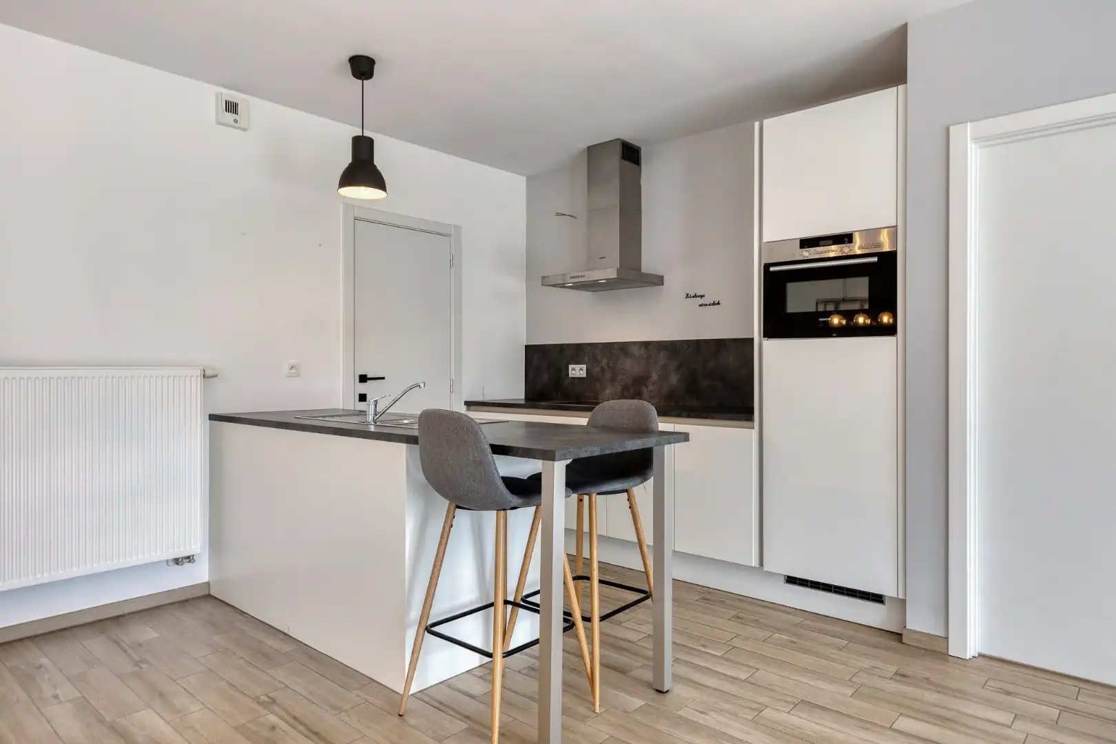 Instapklaar 1-slpk appartement te Laken foto 3