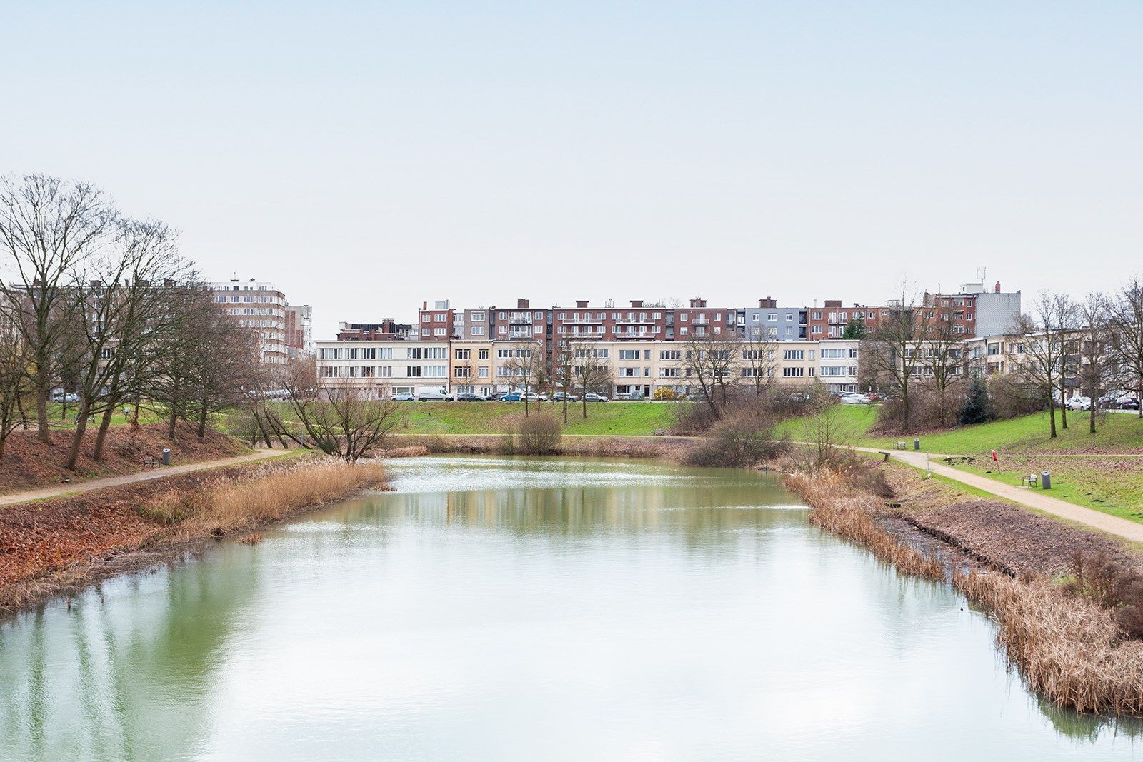 Modern éénslaapkamer appartement met grote tuin foto 21