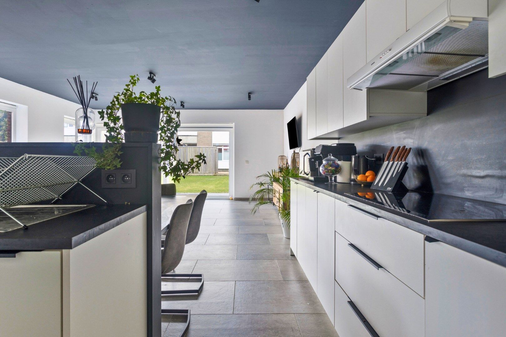 Ruime nieuwbouw met home-office, 3 slaapkamers, tuin met uitweg & garage. foto 10