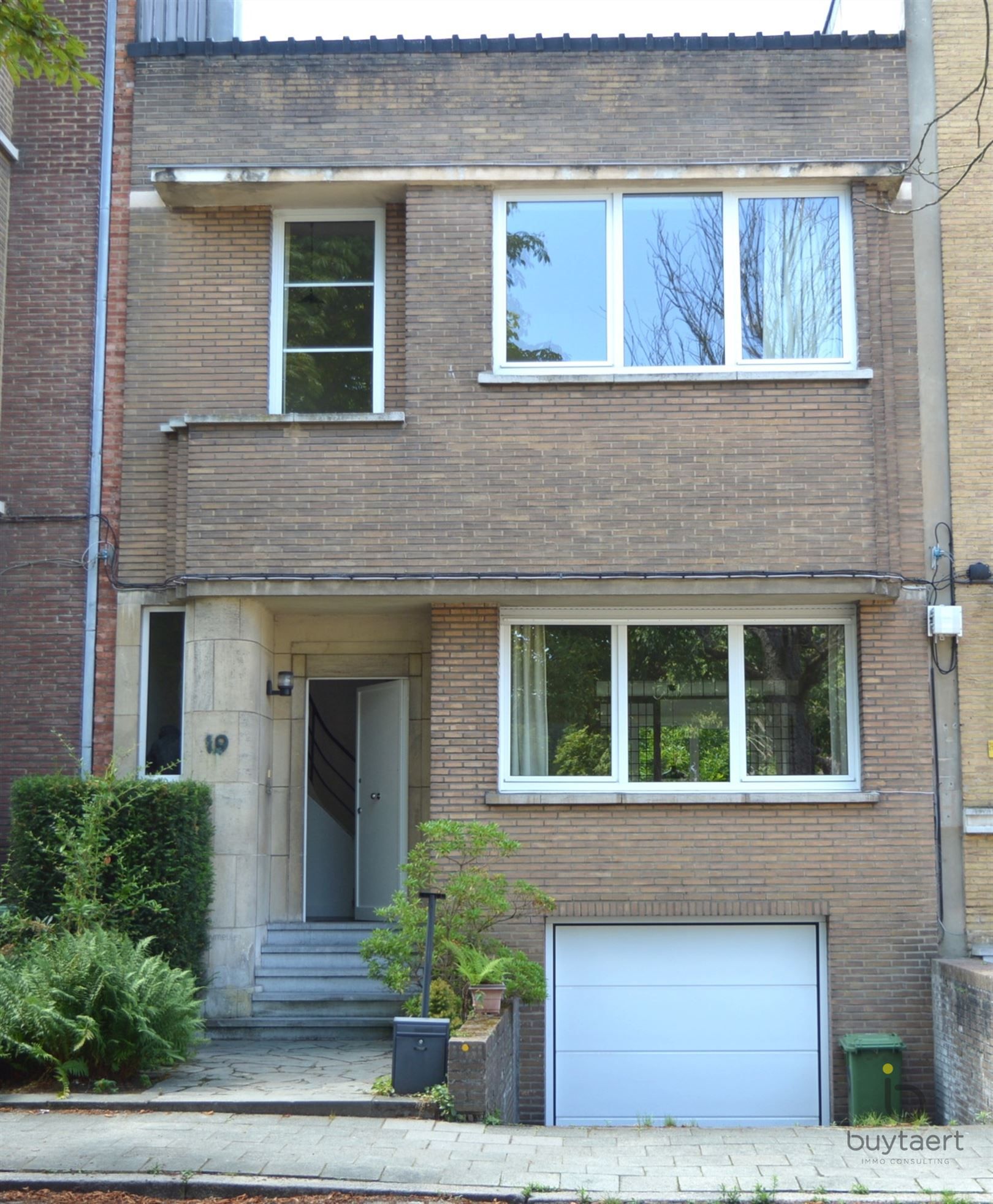 Een authentiek Art-Deco woning  in het welgekende "Pullhof". foto 2