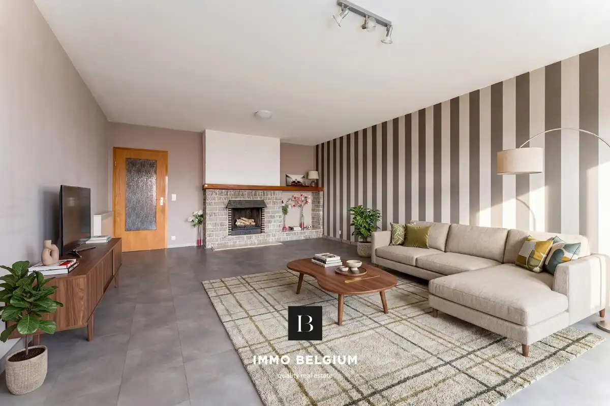 Ruim appartement met garage nabij het centrum foto {{pictureIndex}}