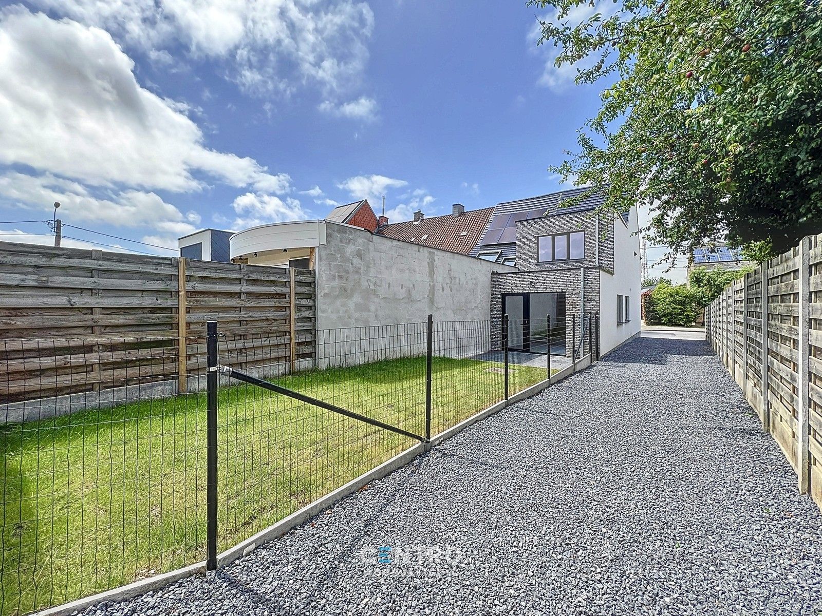 TOPAANBOD, halfopen  NB-woning met 3 slpks, ZUIDger. tuin, GARAGE én ZONNEPANELEN! foto 7
