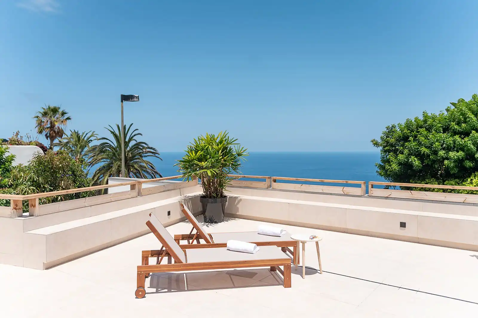 Gloednieuwe luxe villa met infinity pool en zeezicht in El Sauzal, Noord-Tenerife foto 9