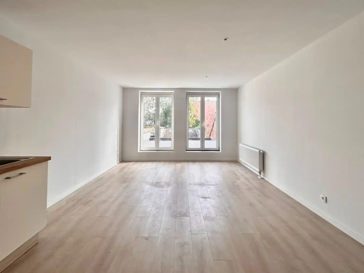 Te huur volledig gerenoveerd 1 -slaapkamer appartement foto 3