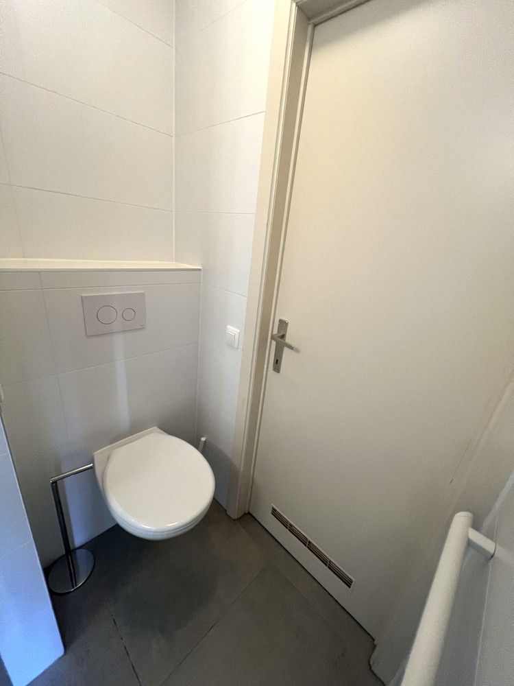 Instapklare, gerenoveerde serviceflat in een rustige en groene omgeving foto 12