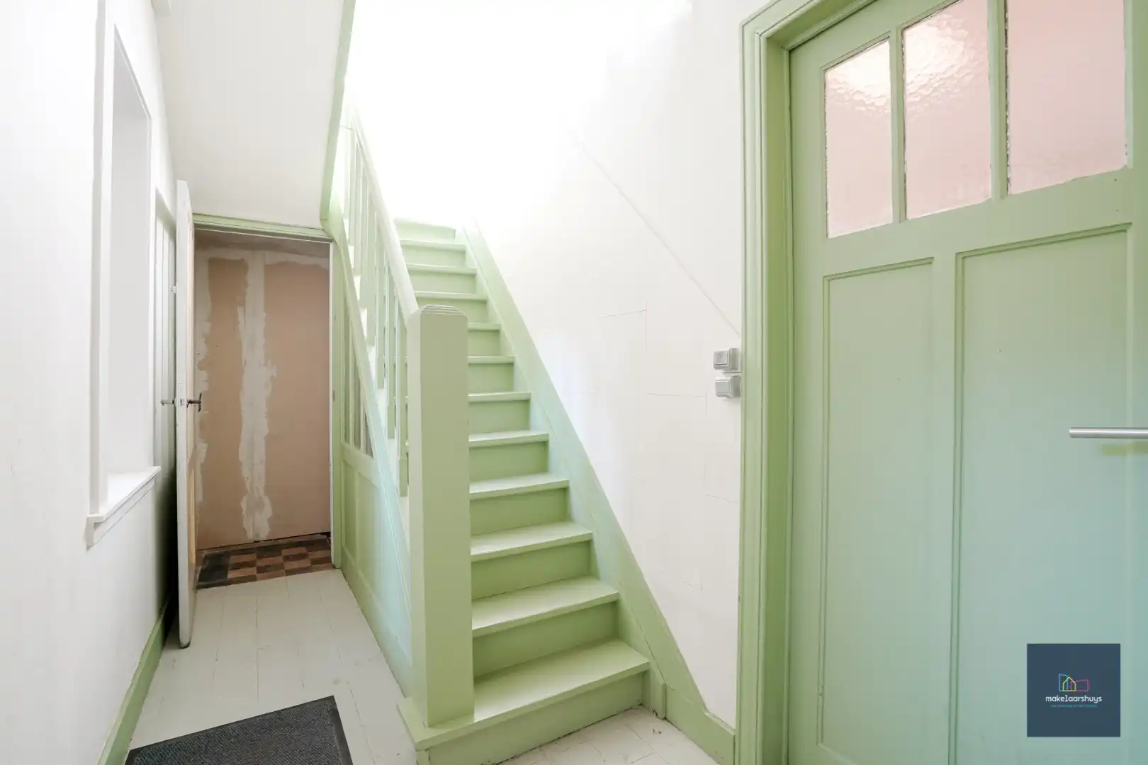 Karaktervolle eigendom met handelsruimte en renovatiepotentieel foto 13