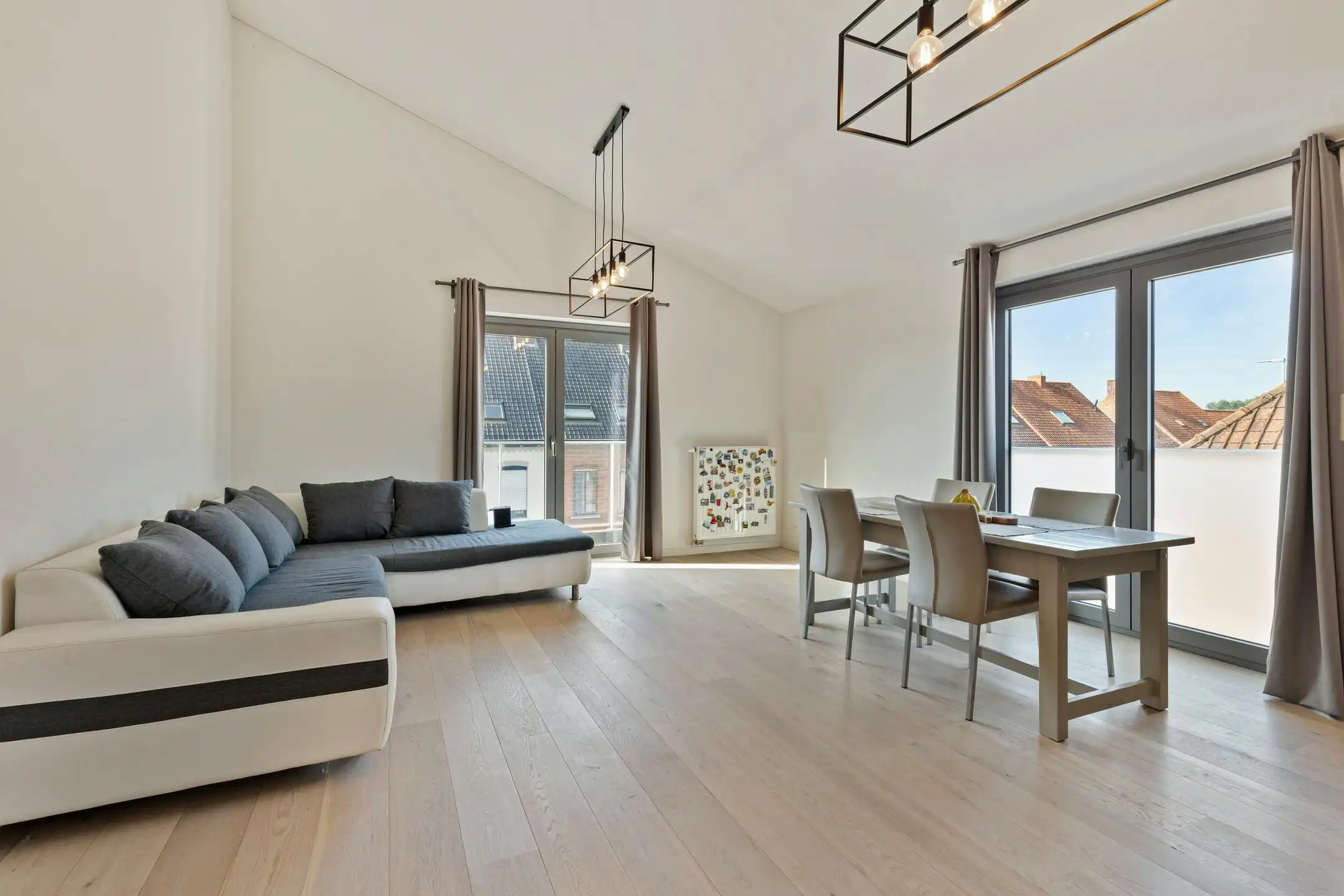 Appartement met 2 slaapkamers nabij centrum Rumbeke  foto {{pictureIndex}}