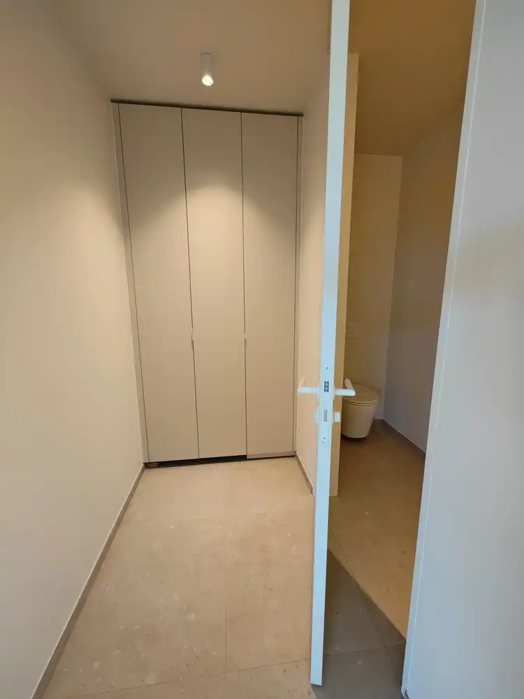 High-end nieuwbouw-duplex met ruim terras, parking en ruime buitenberging foto 23