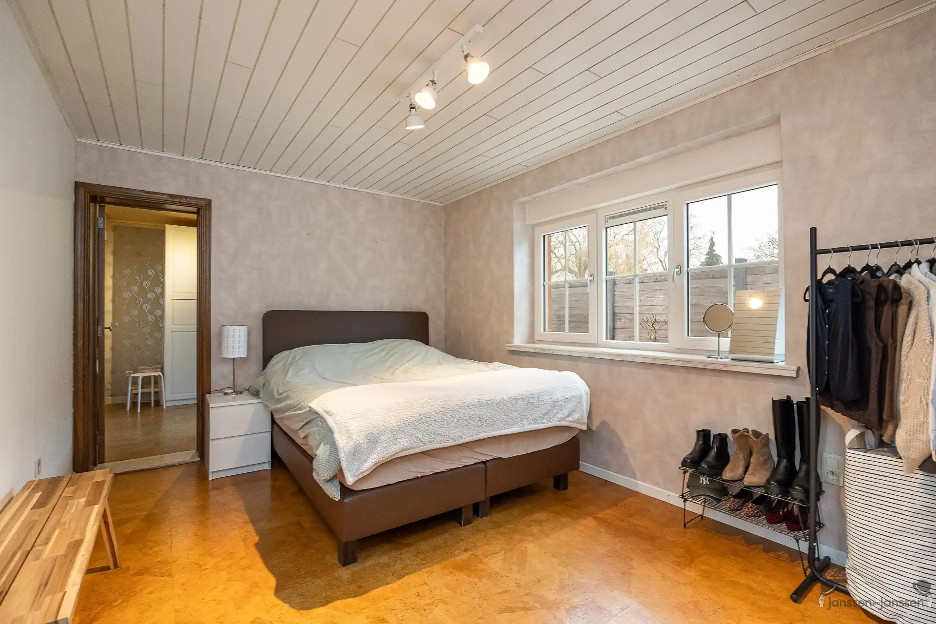 Gerenoveerde boerderij met landelijk zicht foto 4