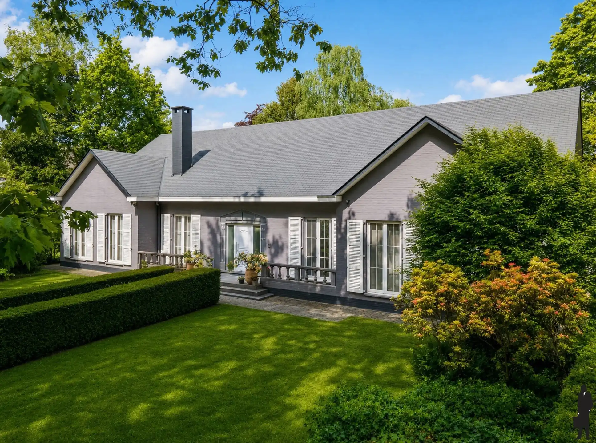 Top gelegen villa met binnenzwembad! foto {{pictureIndex}}