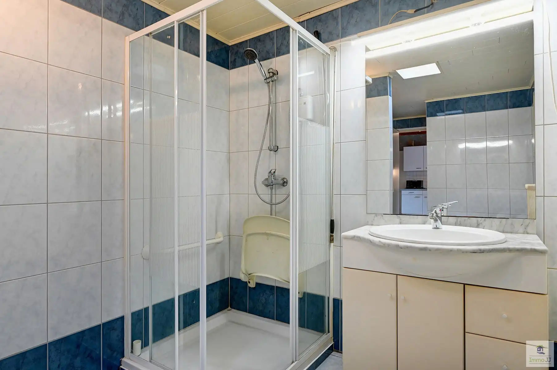 Te renoveren tweegezinswoning foto 11