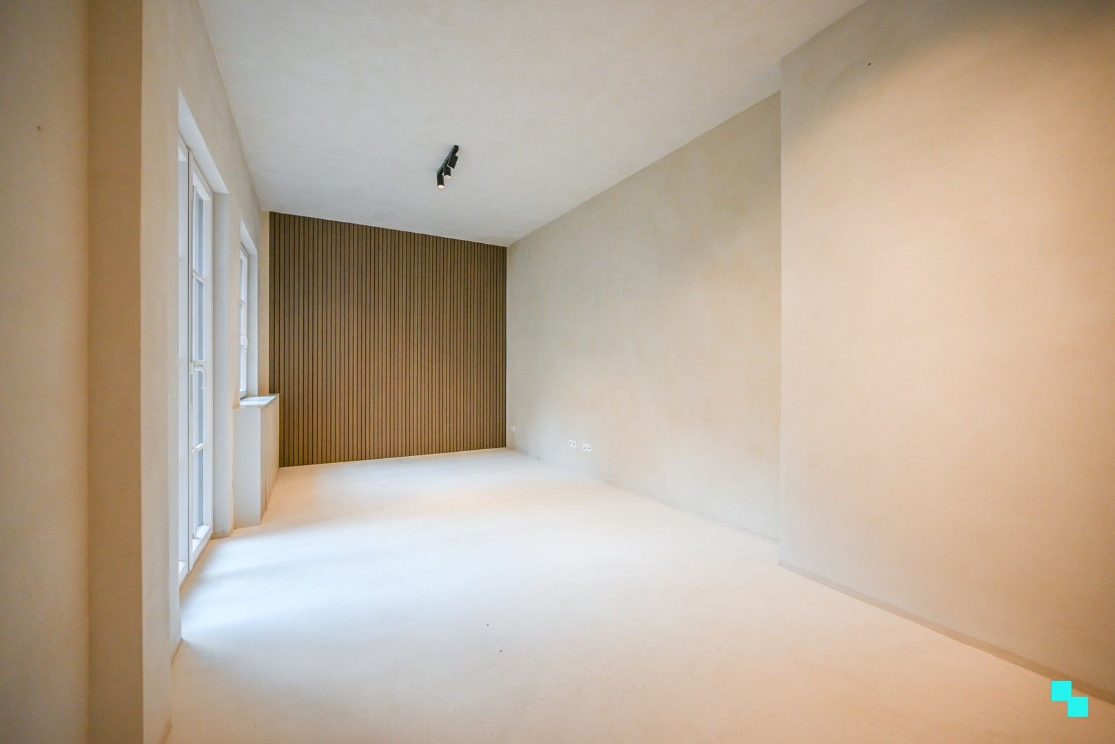 Stijlvol gerenoveerd appartement in hartje Kortrijk foto 3