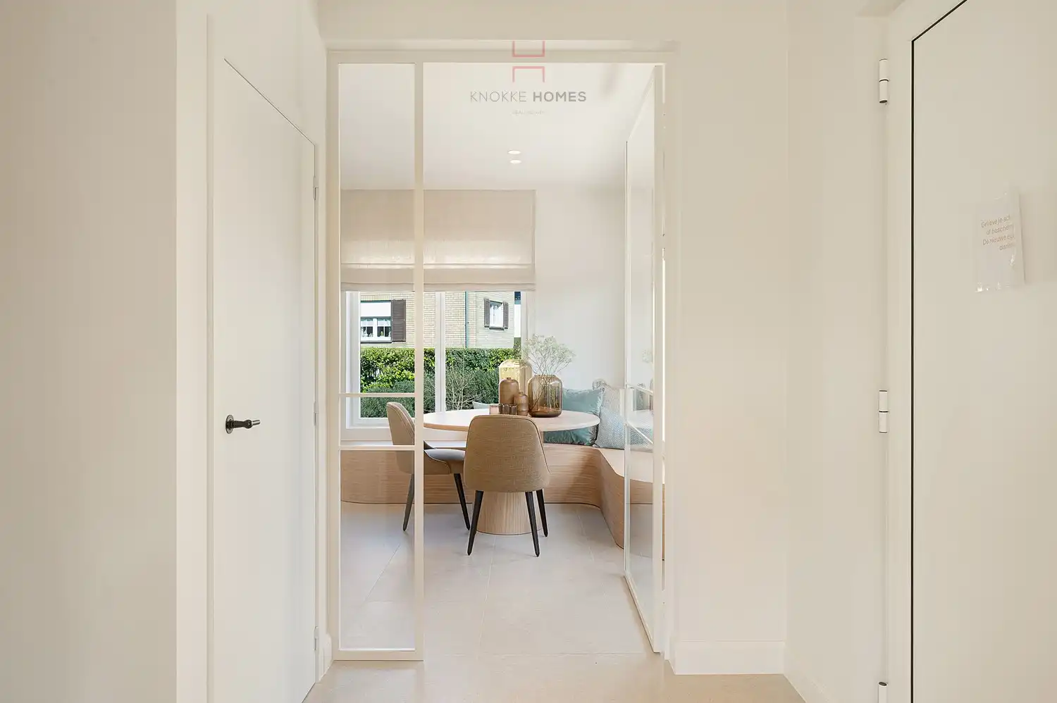 Uitzonderlijk gerenoveerde koppelvilla op topligging in Duinbergen foto 18