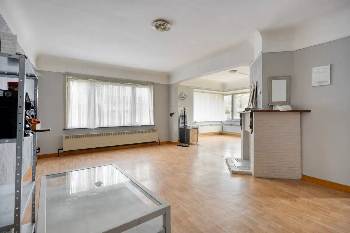 Ruime te renoveren woning met 3 slaapkamers op vlot bereikbare ligging (Genkersteenweg). foto 4