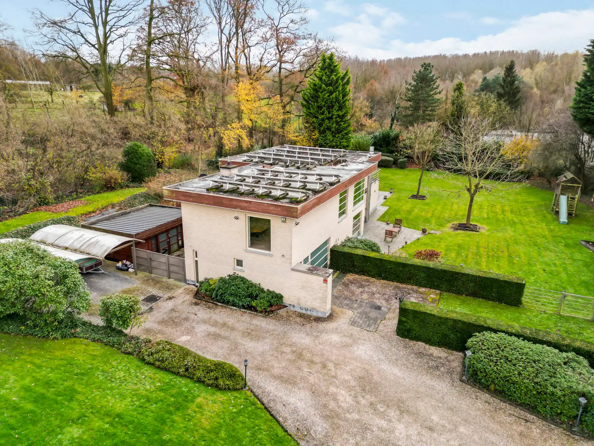 Prachtige villa 330m² met 4 kamers op een grond van 4017m² foto 3