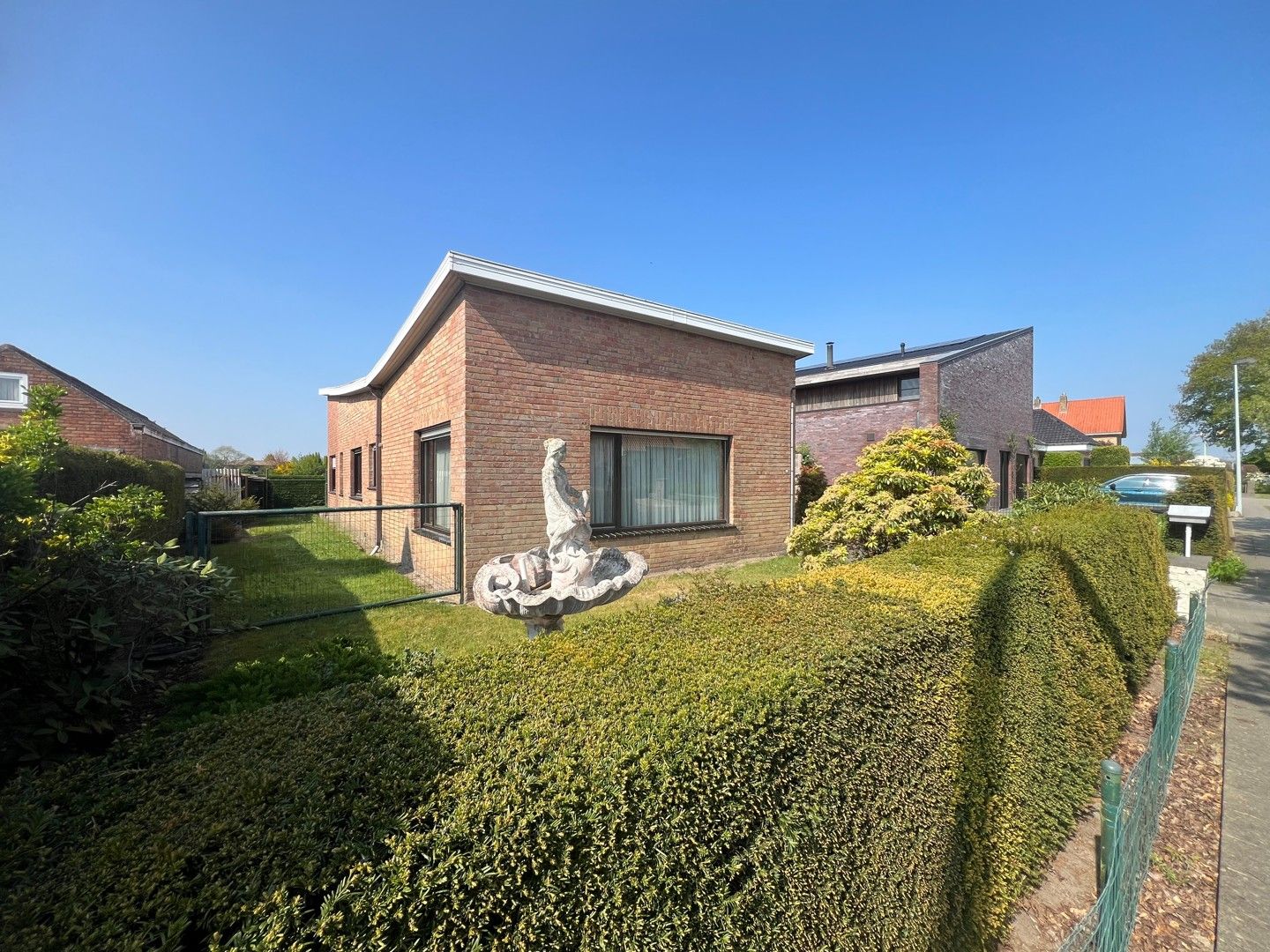 Te renoveren bungalow met landelijk zicht foto 10