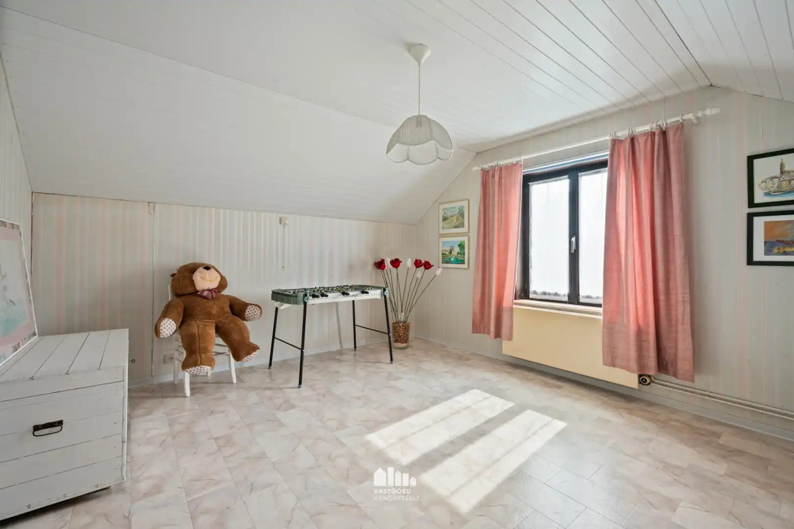 Instapklare villa met zonnige tuin op topligging in rustige wijk te Ieper    foto 27