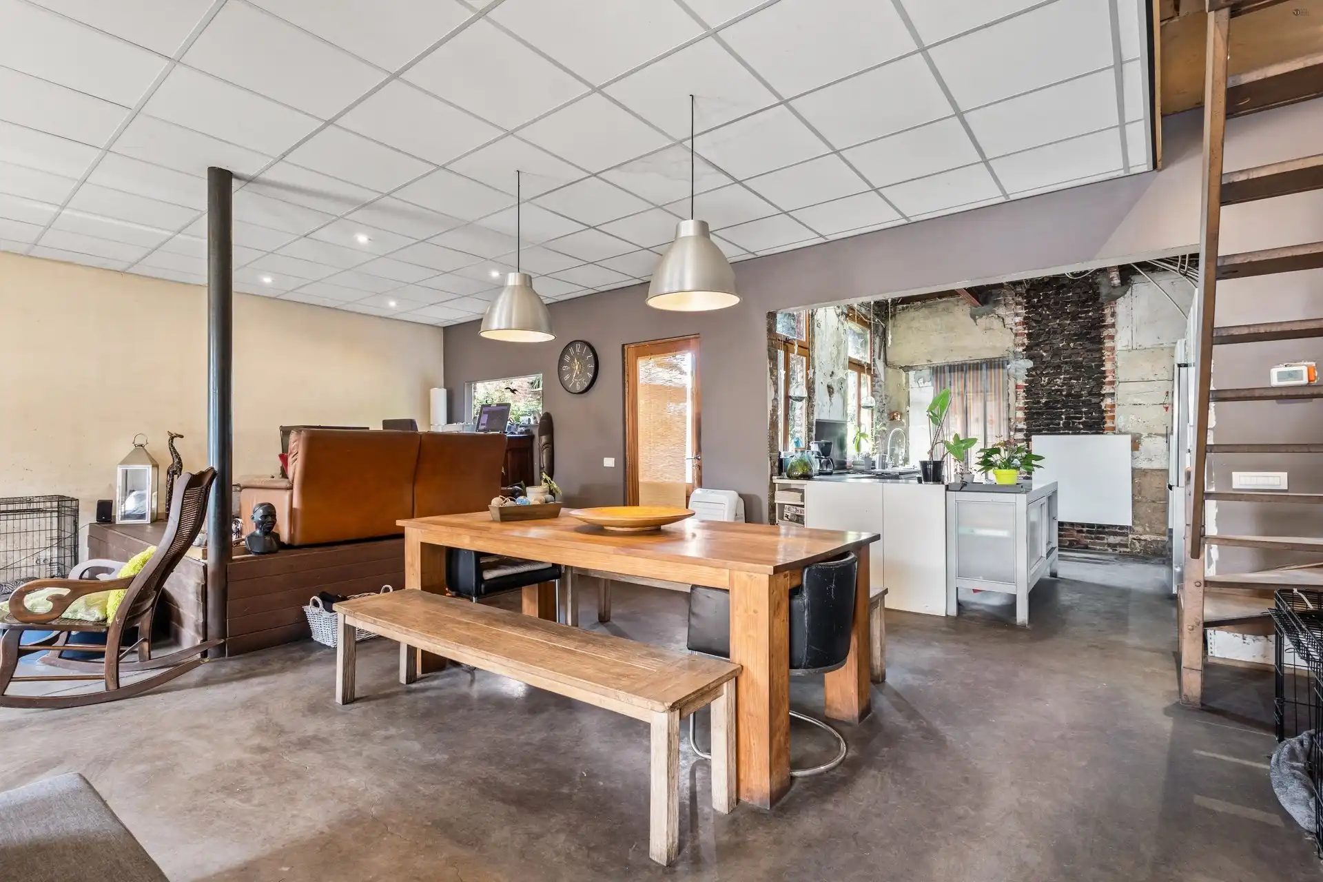 verder af te werken woning met grote garage foto 4