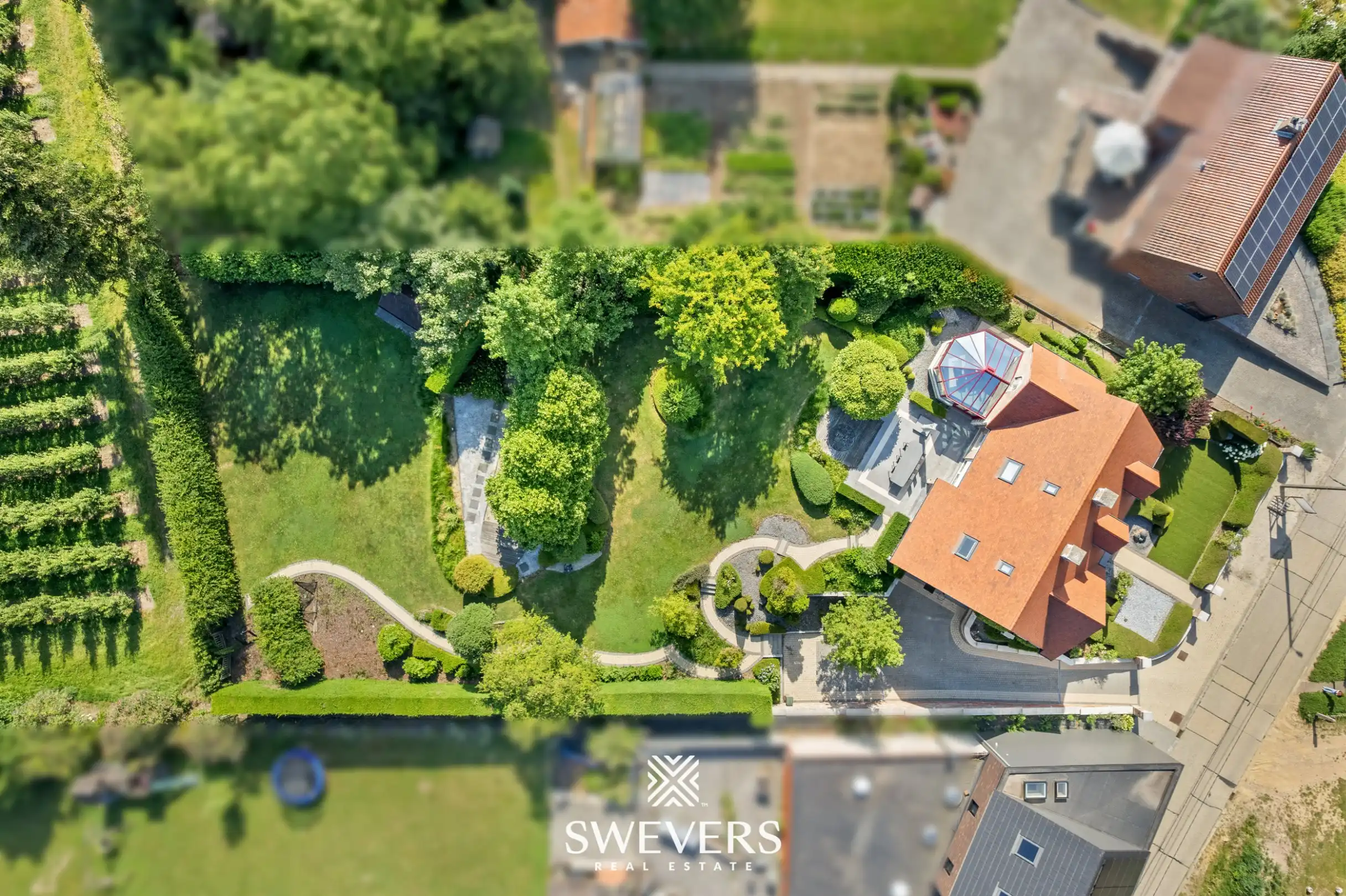 Ruime en instapklare villa met 5 slaapkamers op een perceel van 22a 96ca foto 2