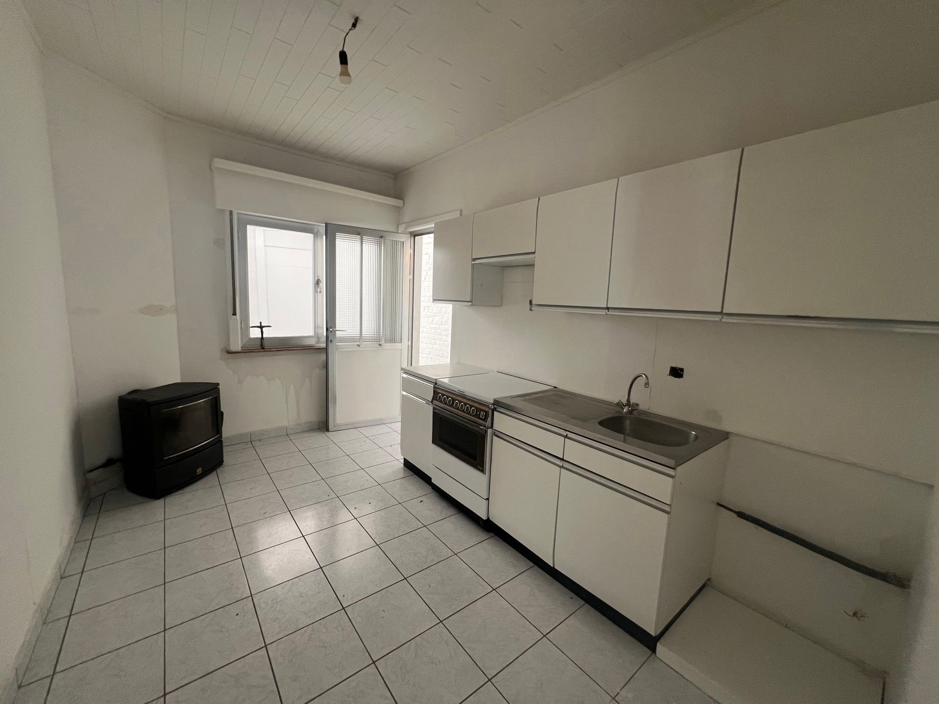 Volledig te renoveren woning nabij centrum Liedekerke foto 5