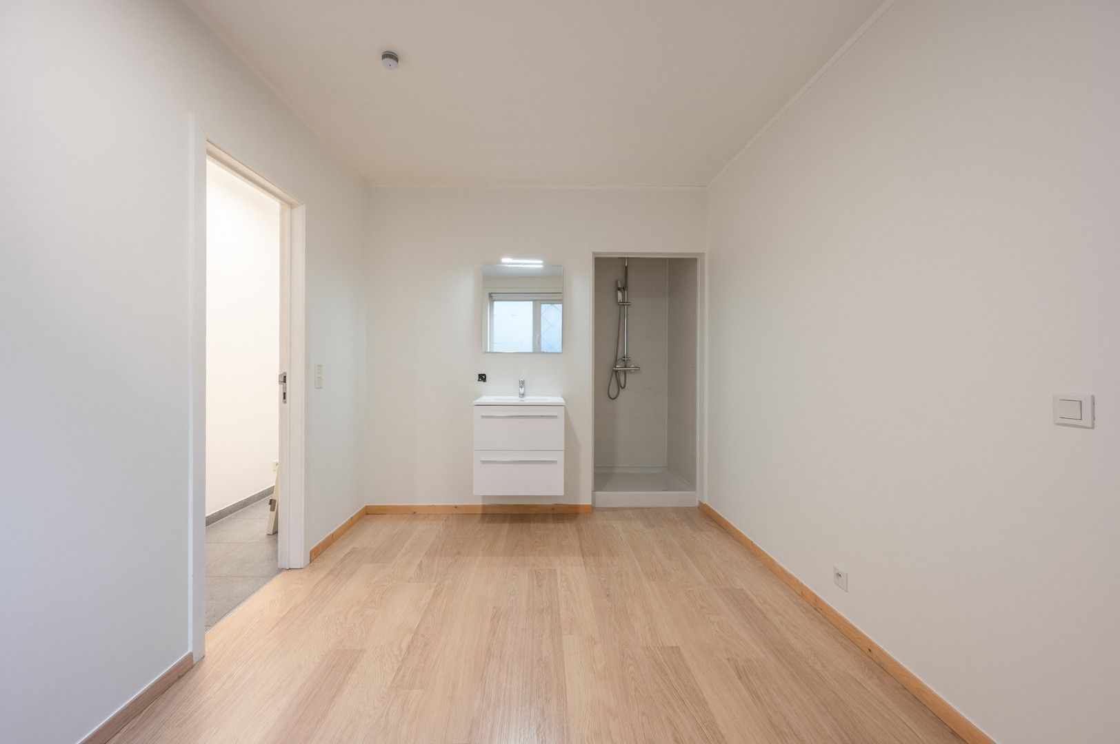 Hedendaags en lichtrijk appartement, centraal gelegen in Knokke. foto 17