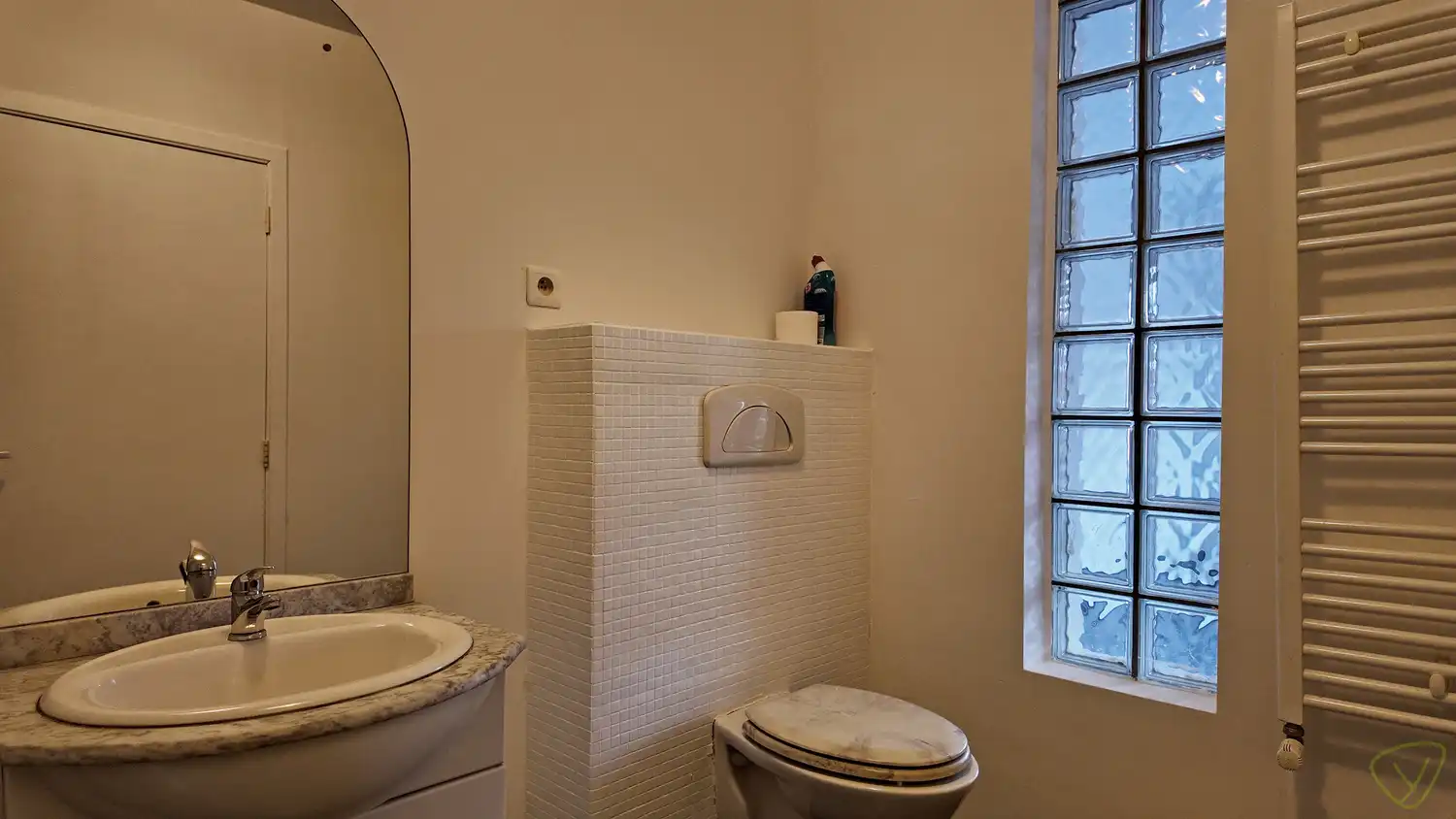 Charmant startersappartement nabij de Markt van Eeklo! foto 8