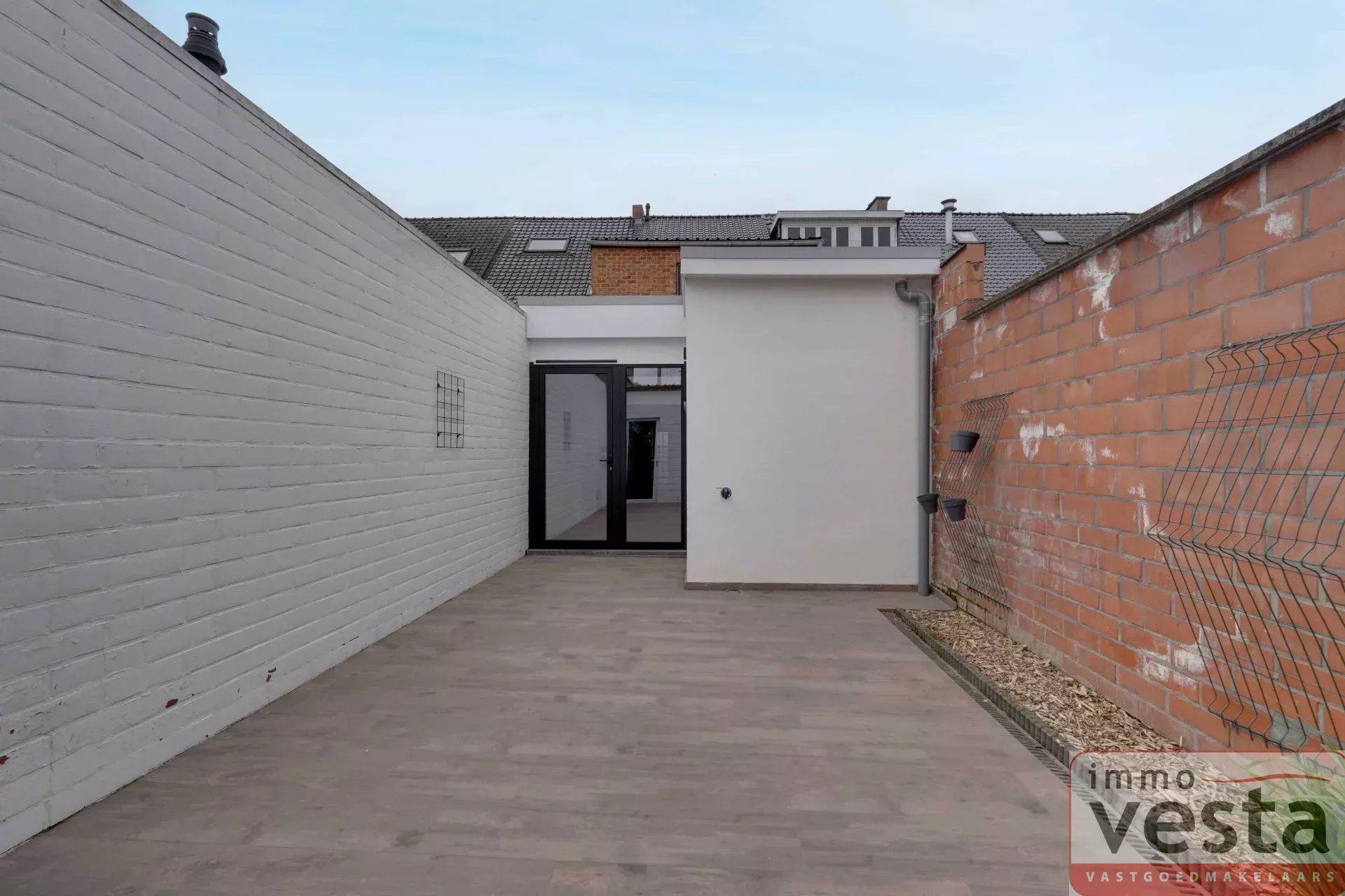 Gerenoveerde rijwoning nabij centrum foto 18