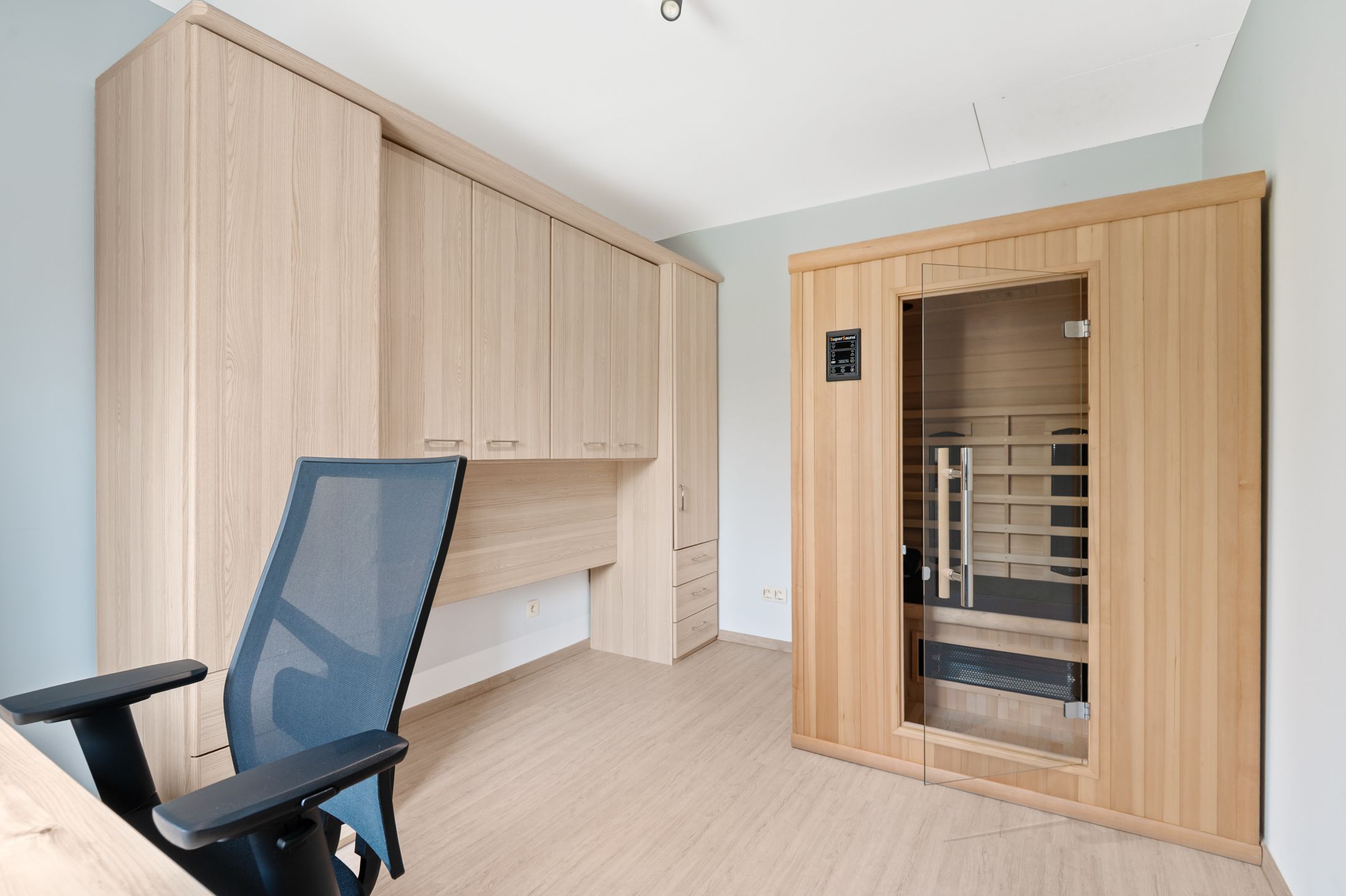 Unieke laagbouwvilla met polyvalente ruimte op ruim perceel in Brasschaat! foto 14