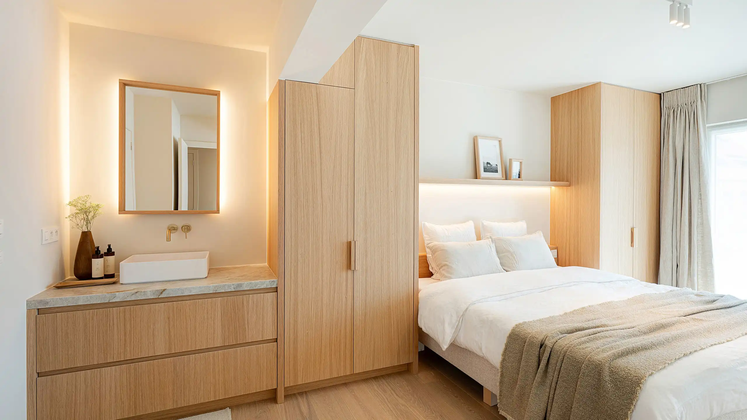 Elegant gerenoveerd appartement nabij de Zeedijk foto 18