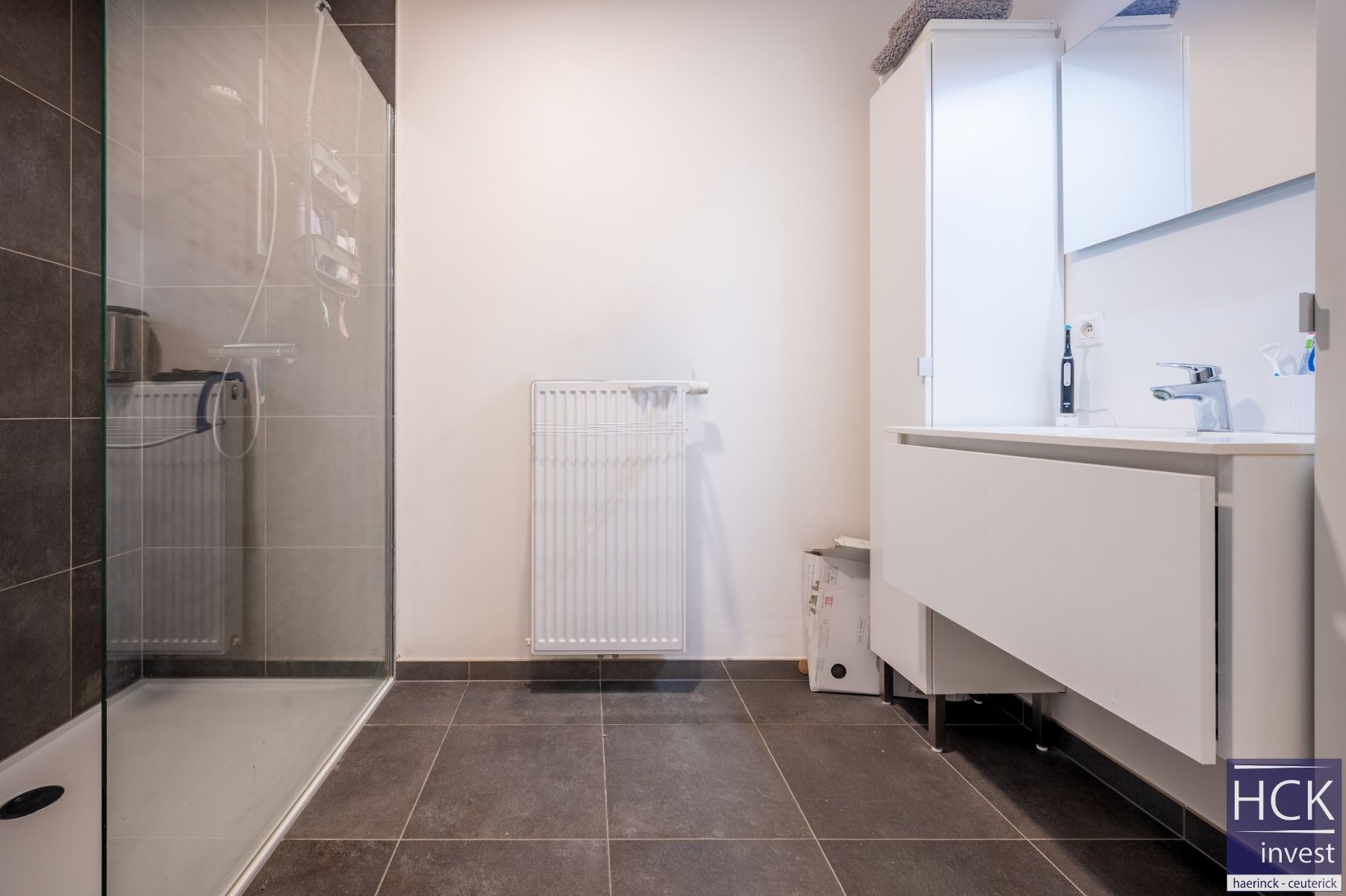 KRUISHOUTEM - Knap APP. met 2 SLPK. én autostaanplaats pal in centrum foto 10