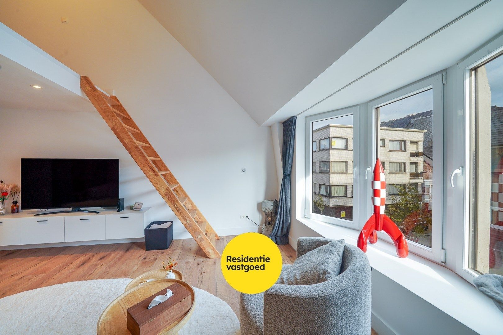 Stijlvol gerenoveerde gezinswoning met karaktervolle gevel in het hart van Mariakerke (Oostende) foto 11